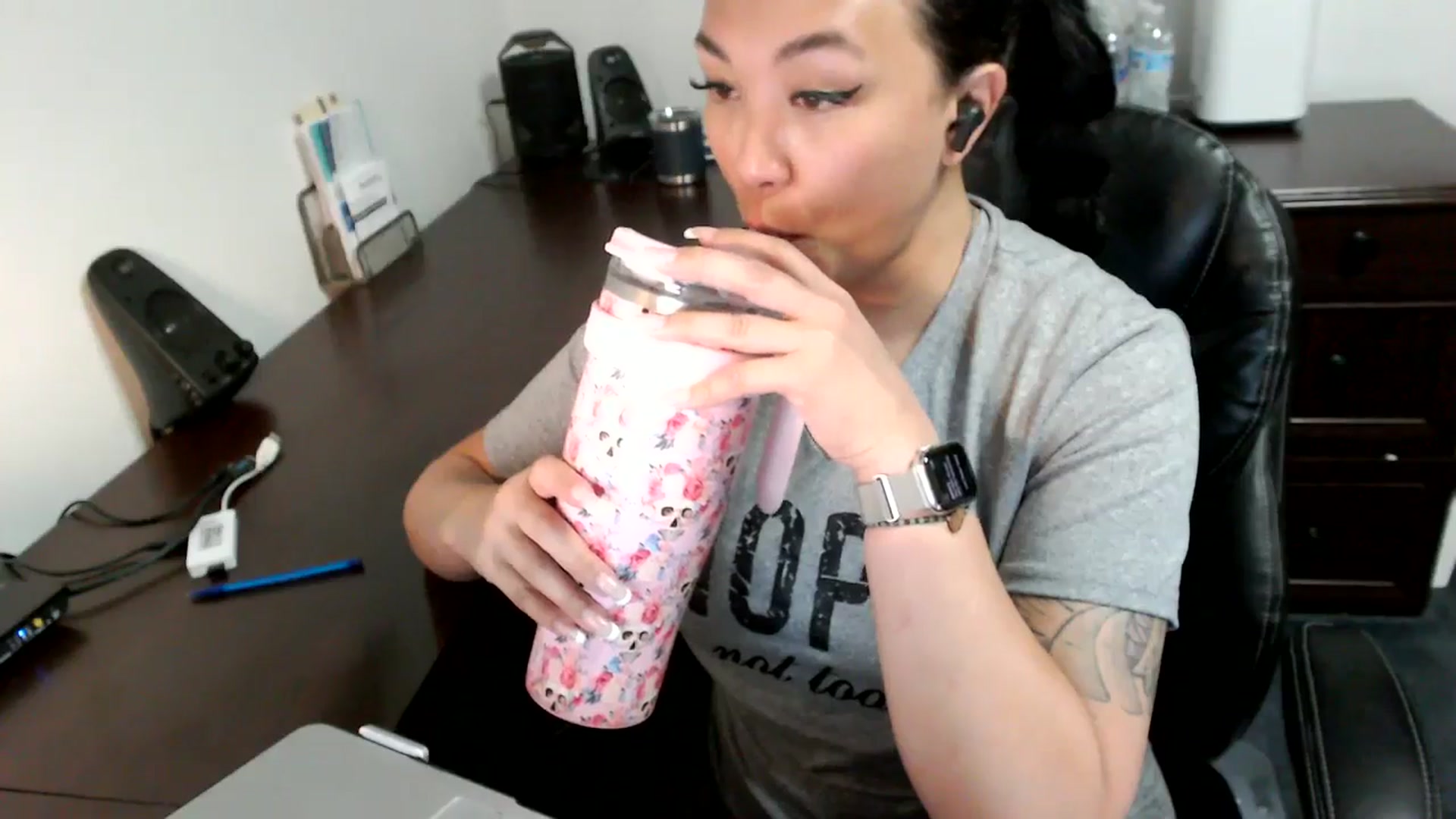 Gallery image thumbnail from MickaylaMoon's myfreecams stream on, 07/02/2024, 20:23 image 2 of 20