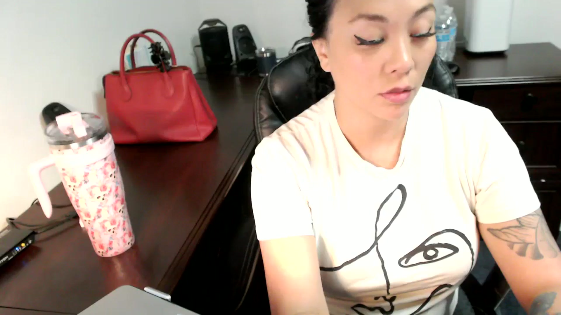 Gallery image thumbnail from MickaylaMoon's myfreecams stream on, 07/03/2024, 14:46 image 15 of 20