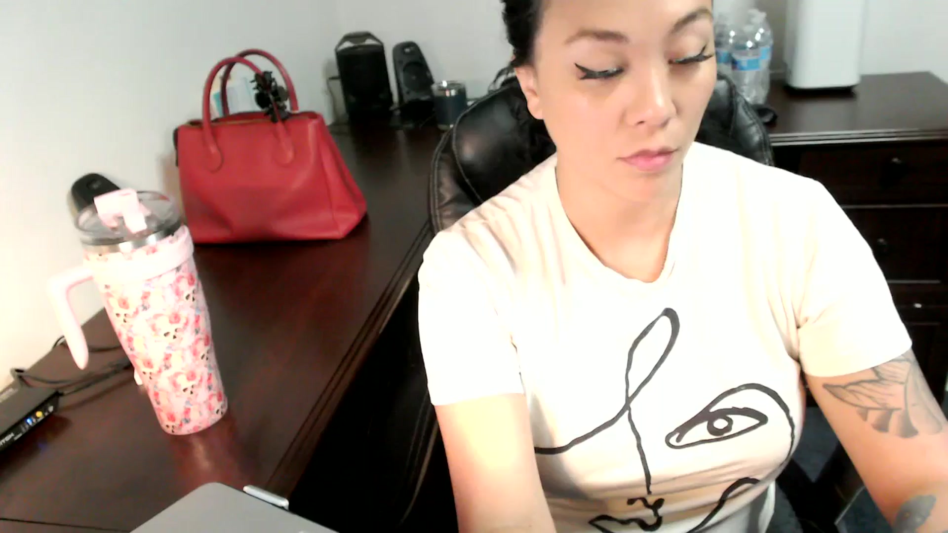 Gallery image thumbnail from MickaylaMoon's myfreecams stream on, 07/03/2024, 14:46 image 13 of 20