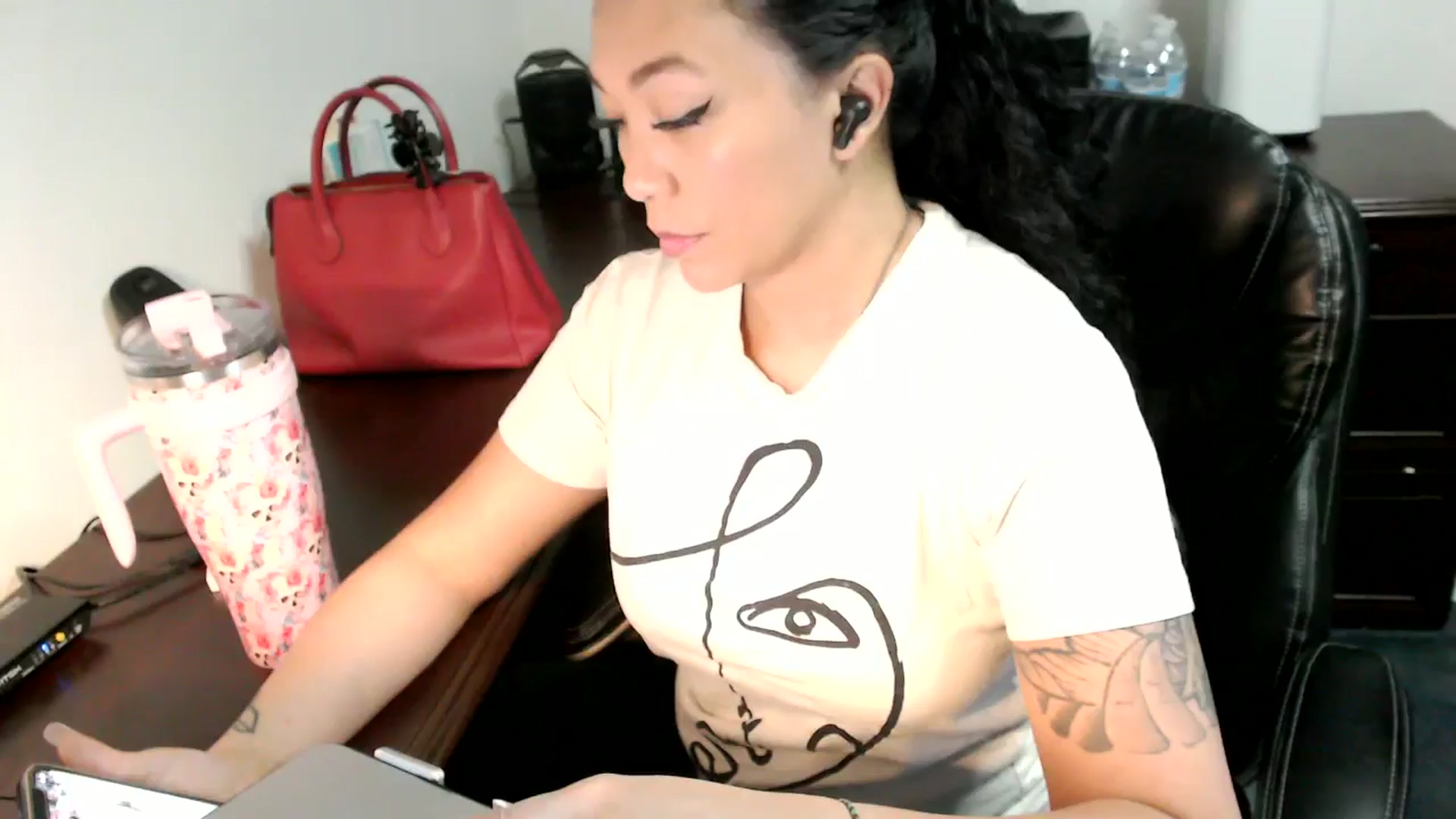 Gallery image thumbnail from MickaylaMoon's myfreecams stream on, 07/03/2024, 14:46 image 8 of 20