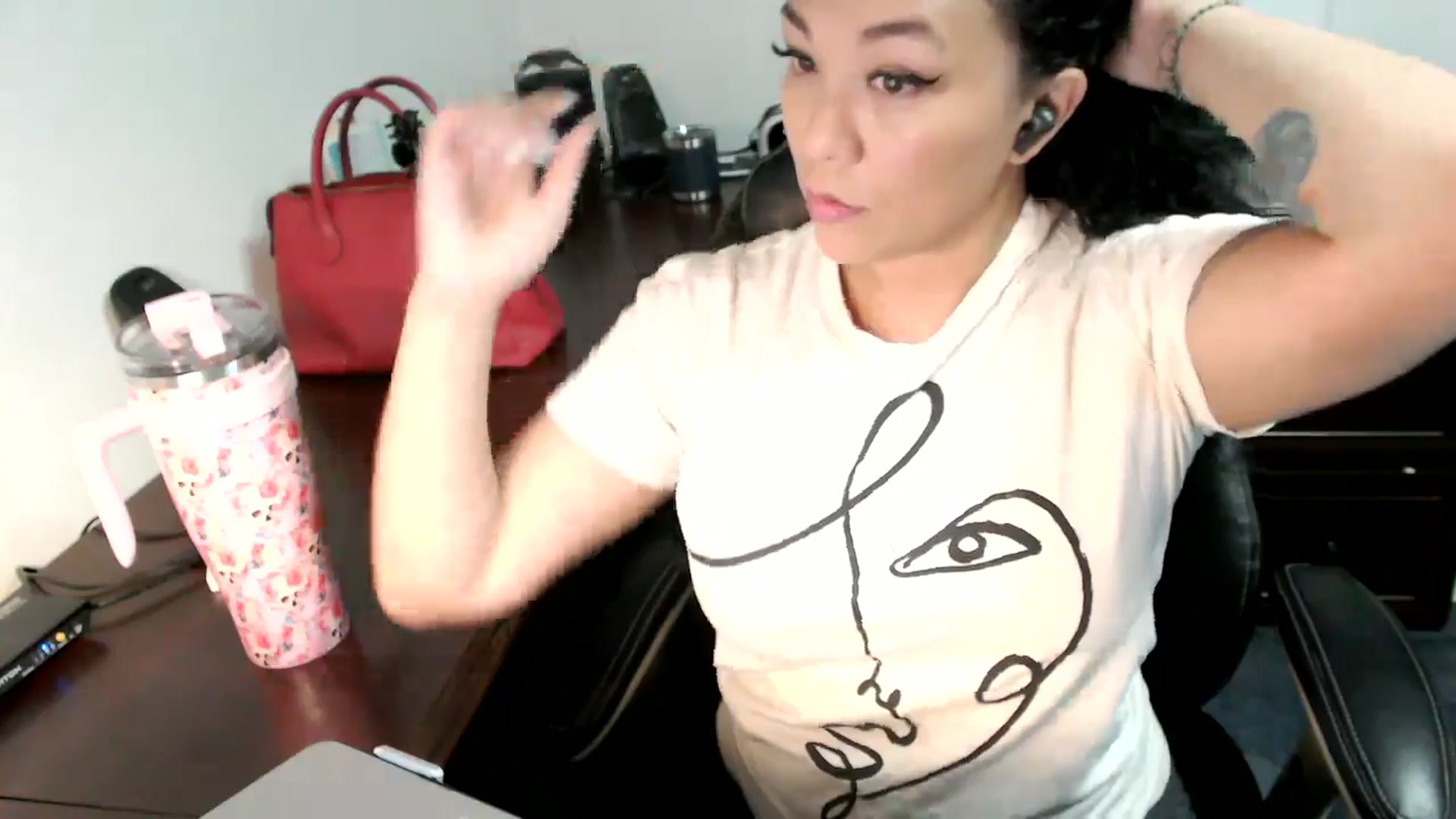 Gallery image thumbnail from MickaylaMoon's myfreecams stream on, 07/03/2024, 14:46 image 10 of 20