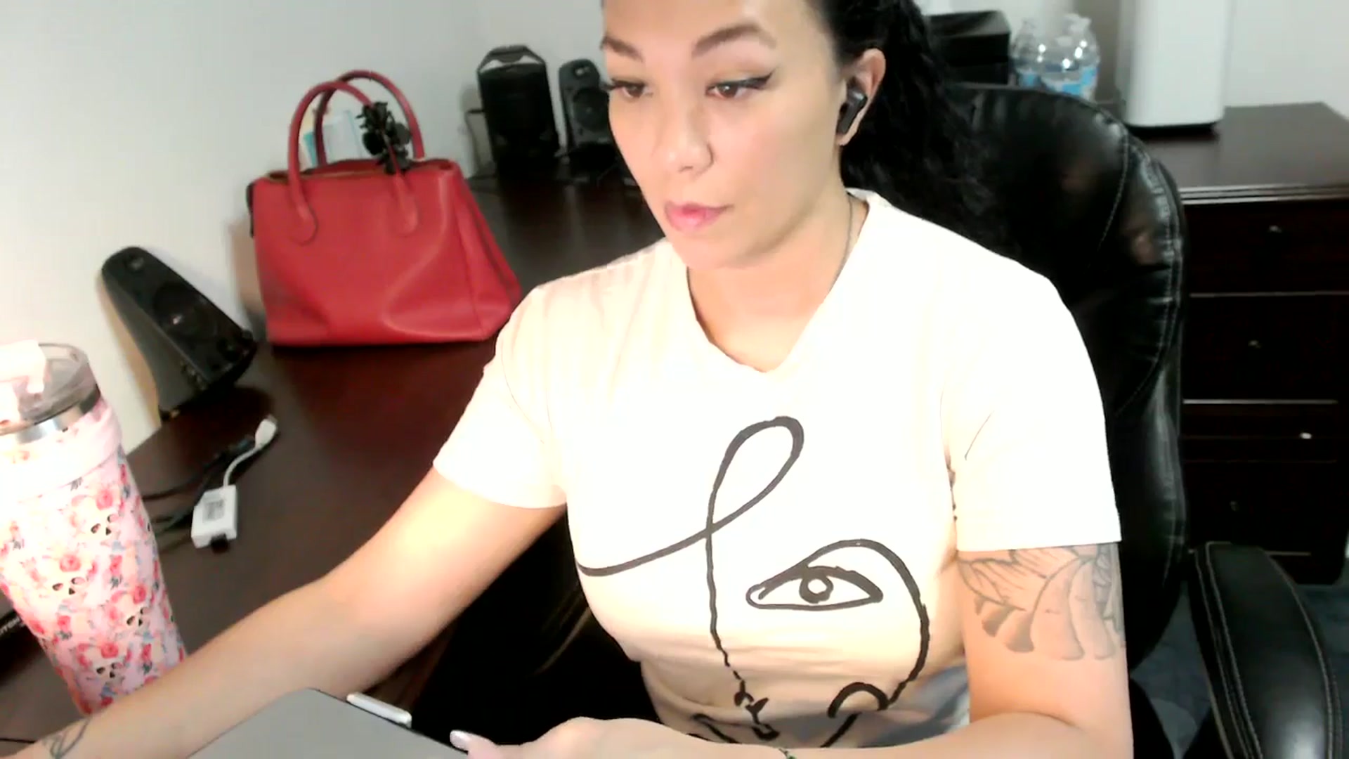 Gallery image thumbnail from MickaylaMoon's myfreecams stream on, 07/03/2024, 14:46 image 3 of 20