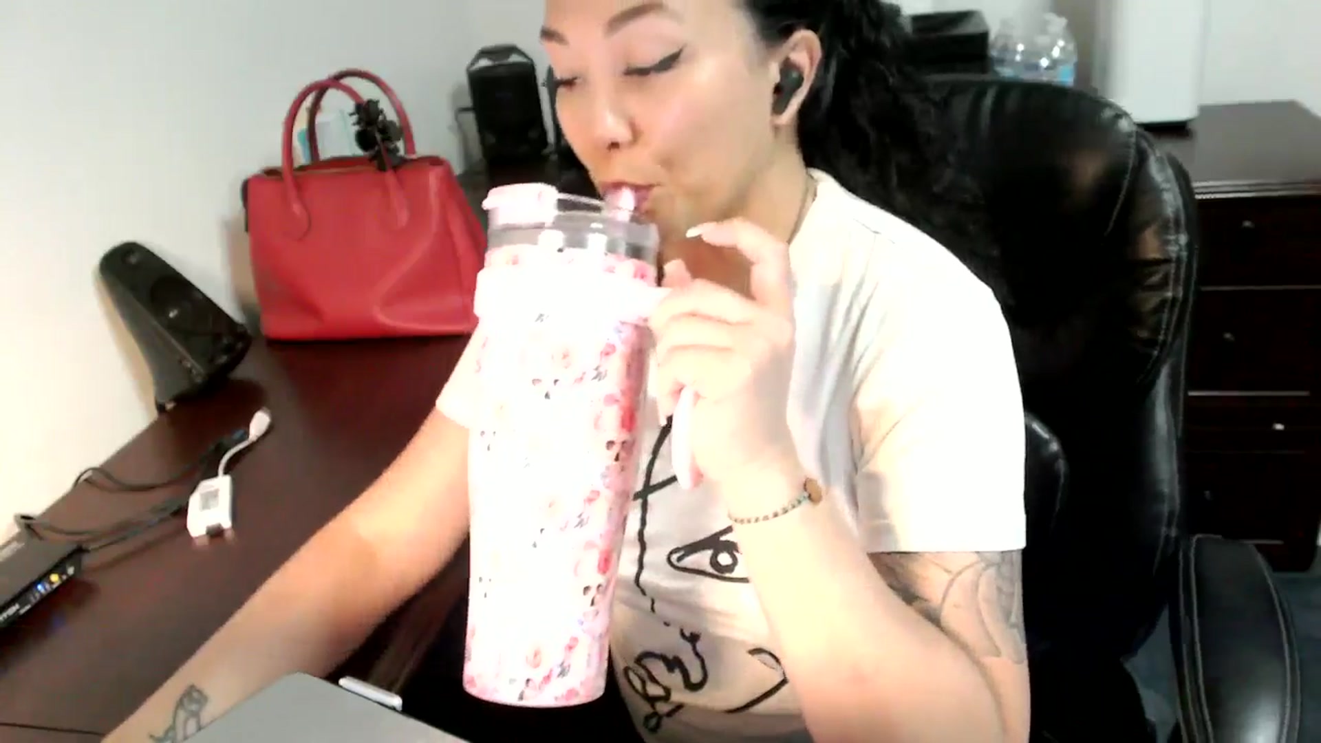 Gallery image thumbnail from MickaylaMoon's myfreecams stream on, 07/03/2024, 15:01 image 3 of 20