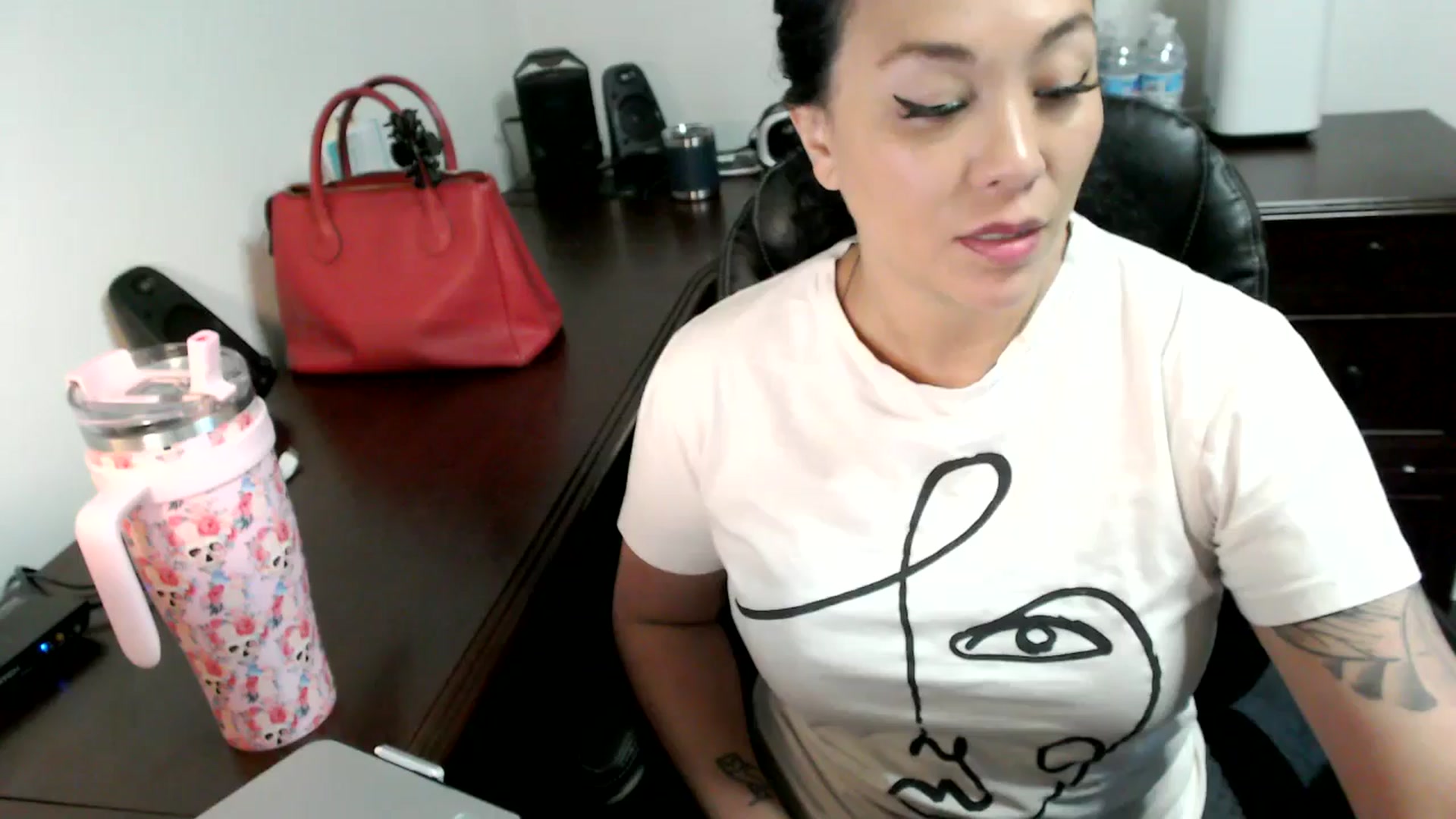 Gallery image thumbnail from MickaylaMoon's myfreecams stream on, 07/03/2024, 16:29 image 12 of 20
