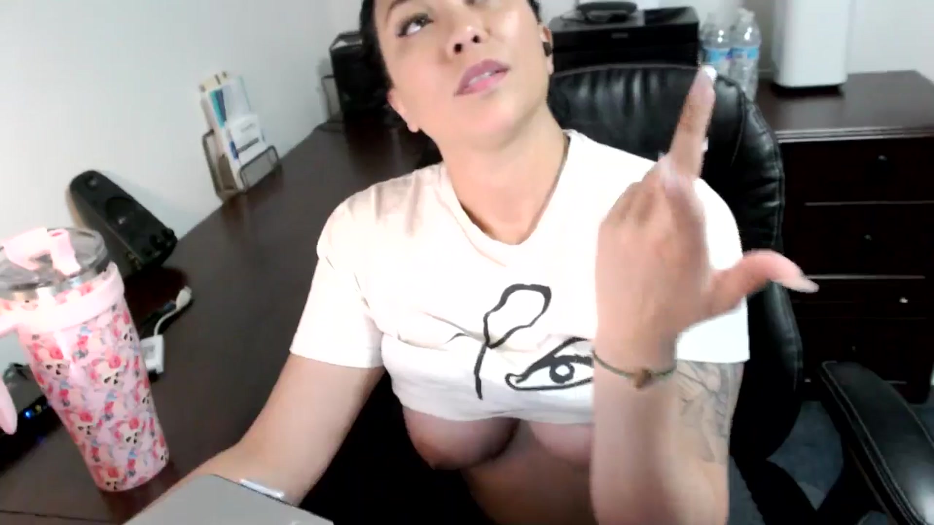 Gallery image thumbnail from MickaylaMoon's myfreecams stream on, 07/03/2024, 16:29 image 17 of 20