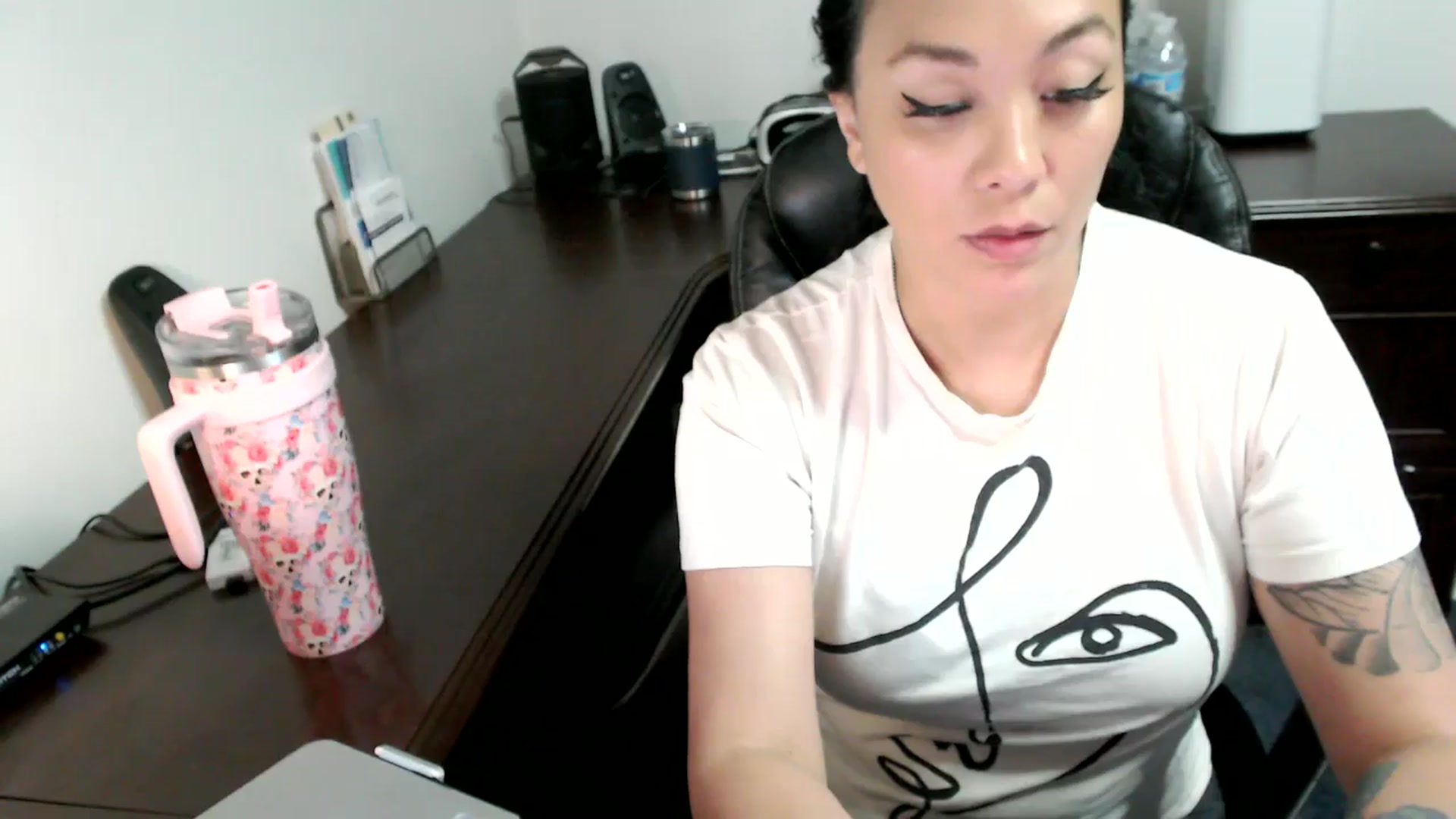 Gallery image thumbnail from MickaylaMoon's myfreecams stream on, 07/03/2024, 18:25 image 2 of 20