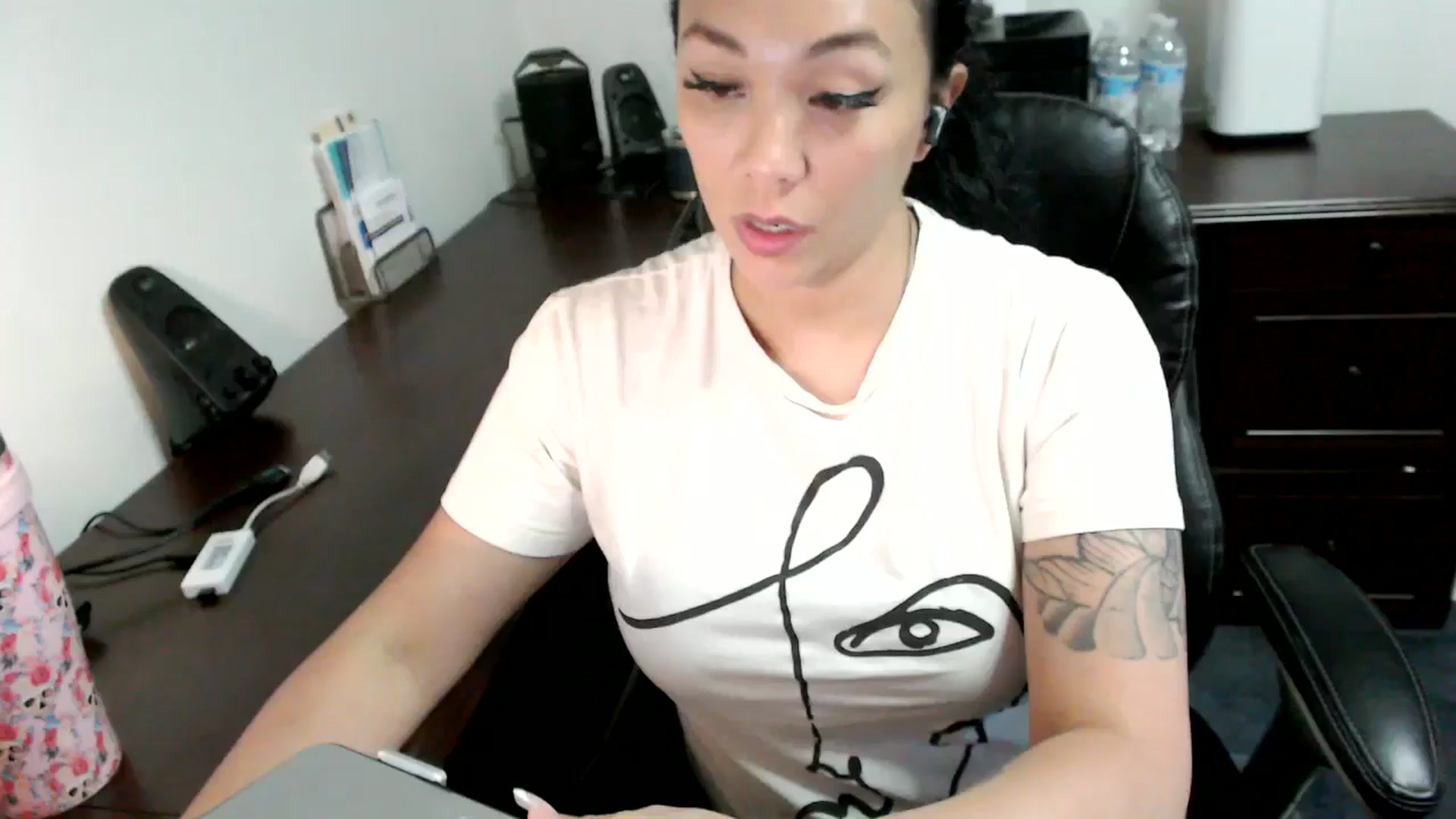 Gallery image thumbnail from MickaylaMoon's myfreecams stream on, 07/03/2024, 18:25 image 20 of 20