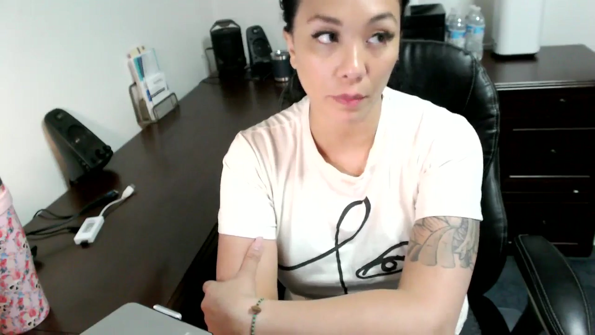 Gallery image thumbnail from MickaylaMoon's myfreecams stream on, 07/03/2024, 18:25 image 18 of 20