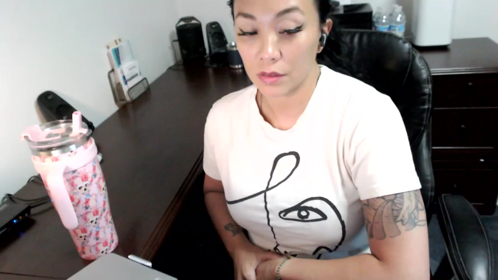 Gallery image thumbnail from MickaylaMoon's myfreecams stream on, 07/03/2024, 18:25 image 9 of 20