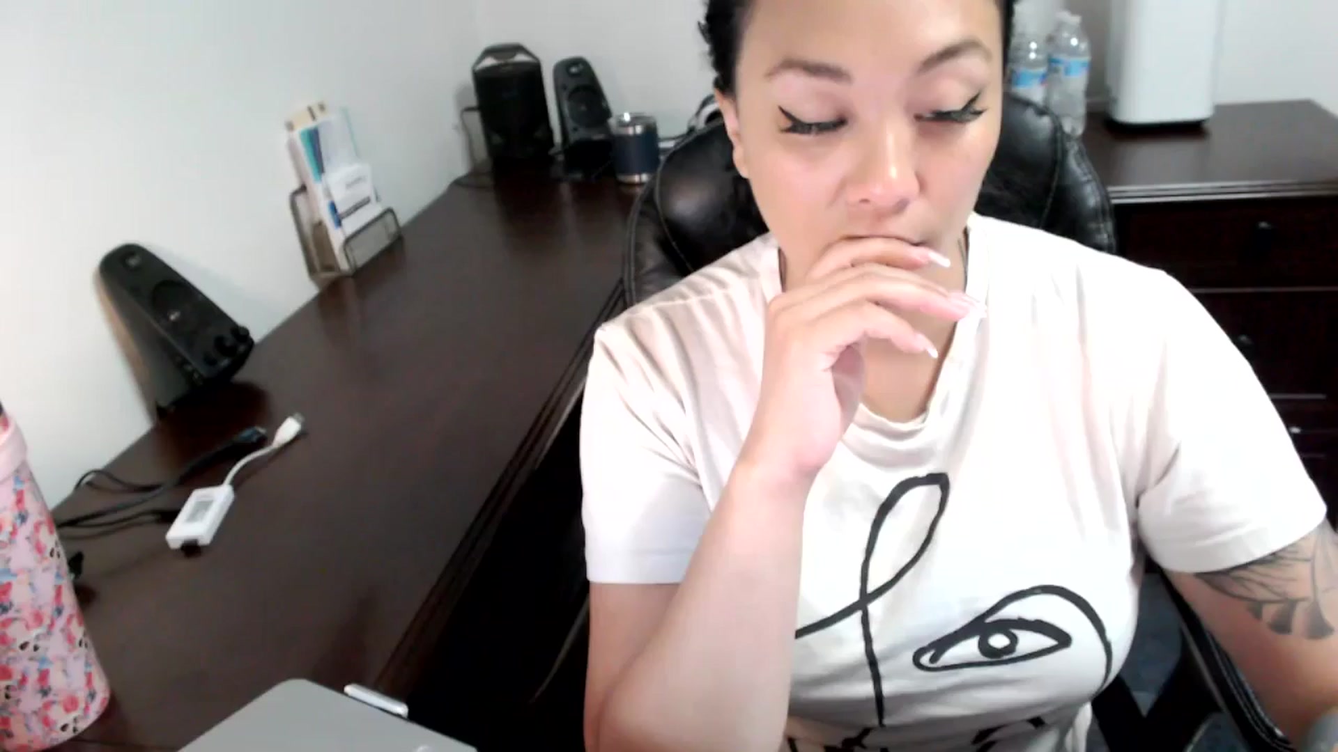 Gallery image thumbnail from MickaylaMoon's myfreecams stream on, 07/03/2024, 19:31 image 1 of 20