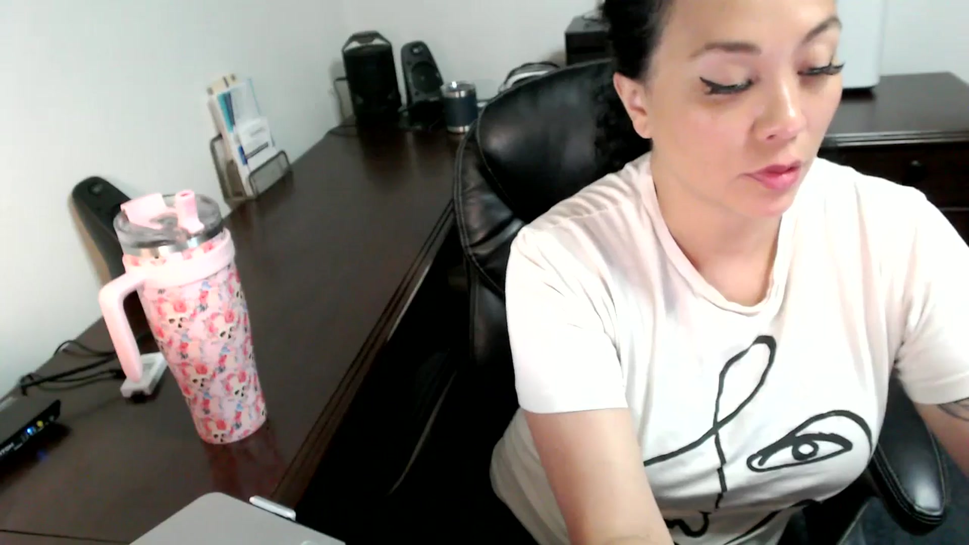 Gallery image thumbnail from MickaylaMoon's myfreecams stream on, 07/03/2024, 19:31 image 9 of 20