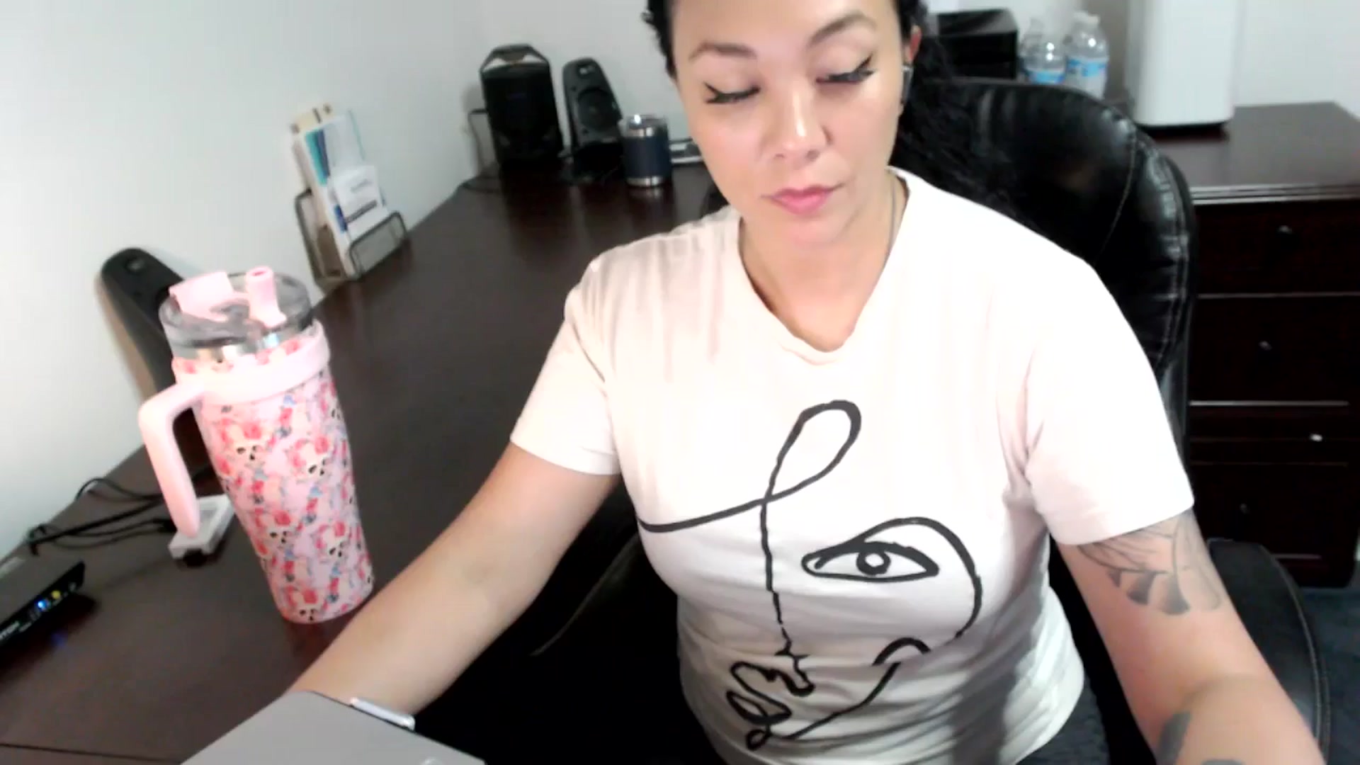 Gallery image thumbnail from MickaylaMoon's myfreecams stream on, 07/03/2024, 19:31 image 8 of 20