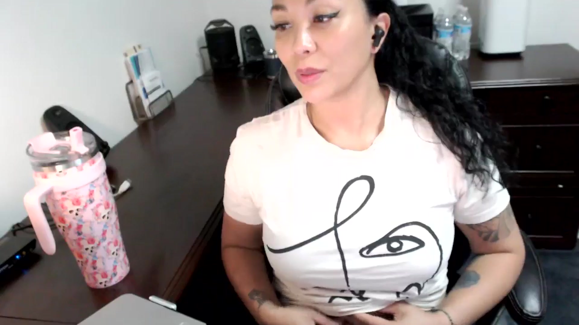 Gallery image thumbnail from MickaylaMoon's myfreecams stream on, 07/03/2024, 19:31 image 16 of 20