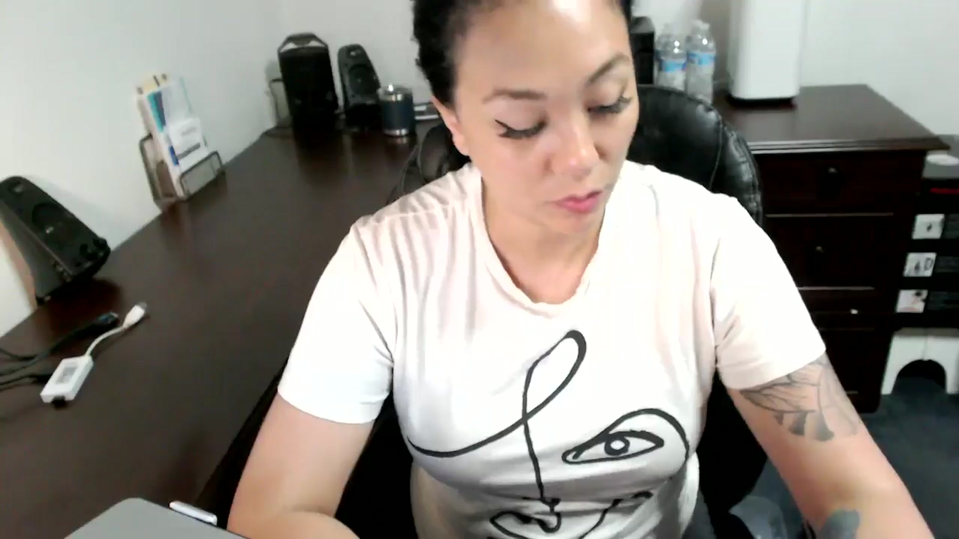 Gallery image thumbnail from MickaylaMoon's myfreecams stream on, 07/03/2024, 19:59 image 10 of 20