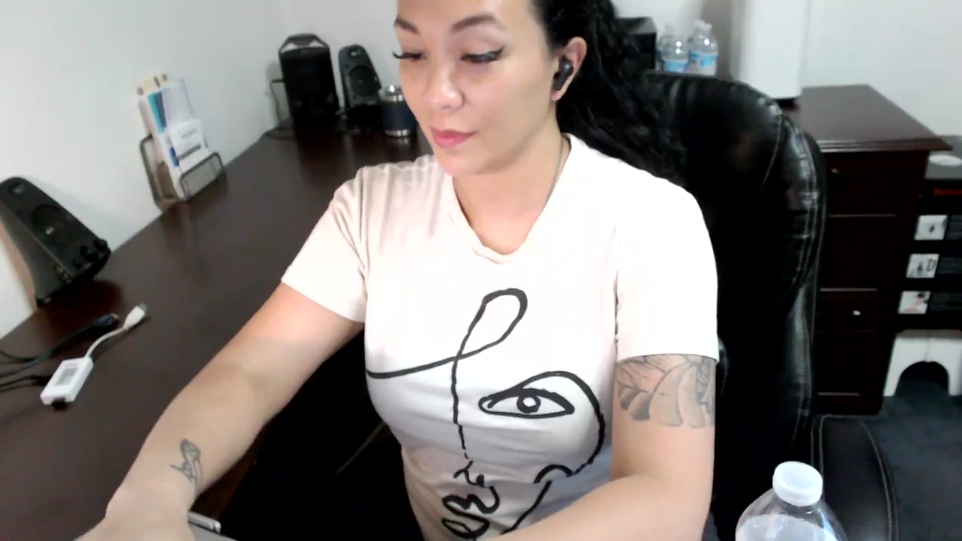 Gallery image thumbnail from MickaylaMoon's myfreecams stream on, 07/03/2024, 19:59 image 7 of 20