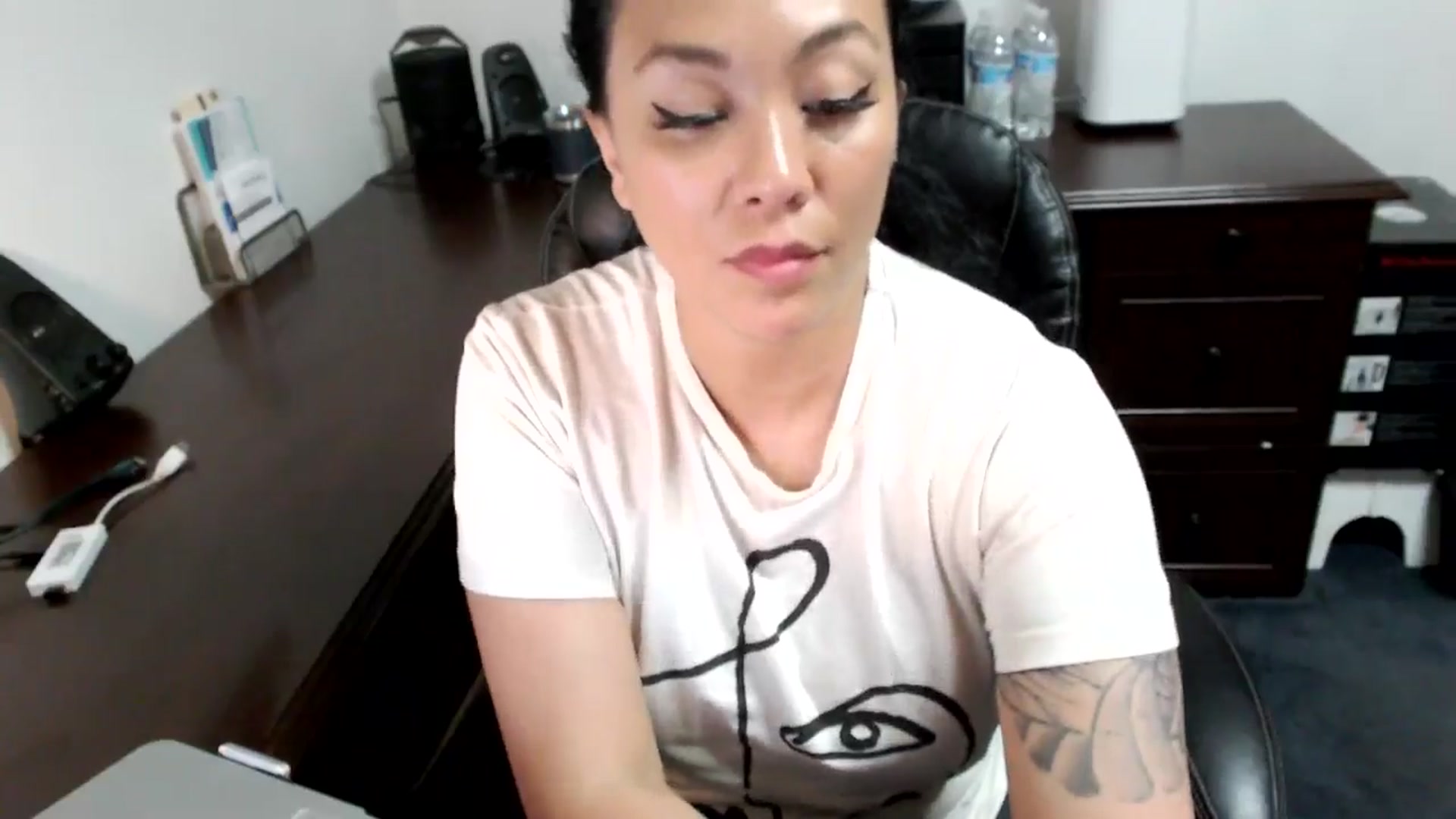 Gallery image thumbnail from MickaylaMoon's myfreecams stream on, 07/03/2024, 20:47 image 17 of 20