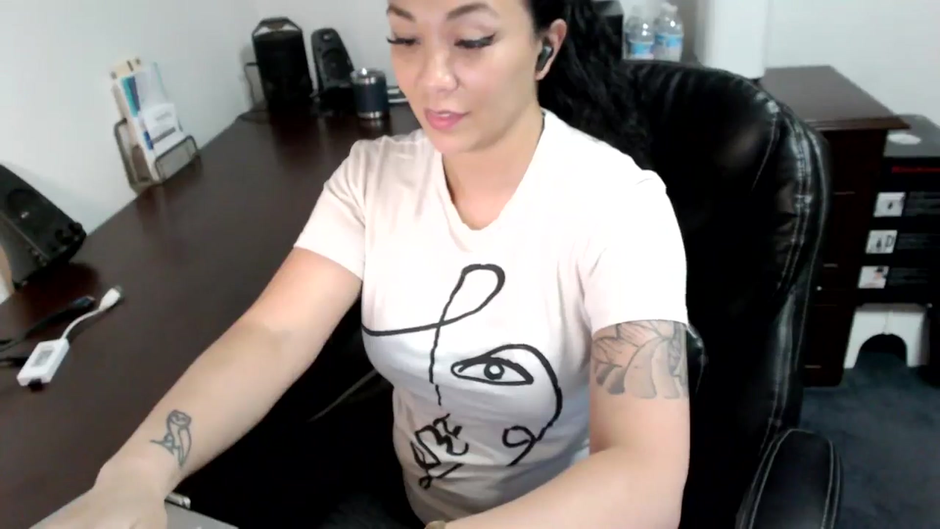 Gallery image thumbnail from MickaylaMoon's myfreecams stream on, 07/03/2024, 20:47 image 9 of 20