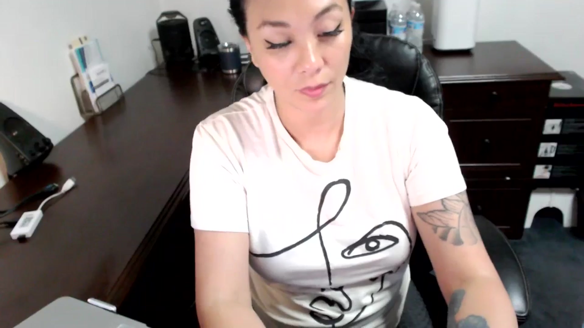 Gallery image thumbnail from MickaylaMoon's myfreecams stream on, 07/03/2024, 20:47 image 6 of 20