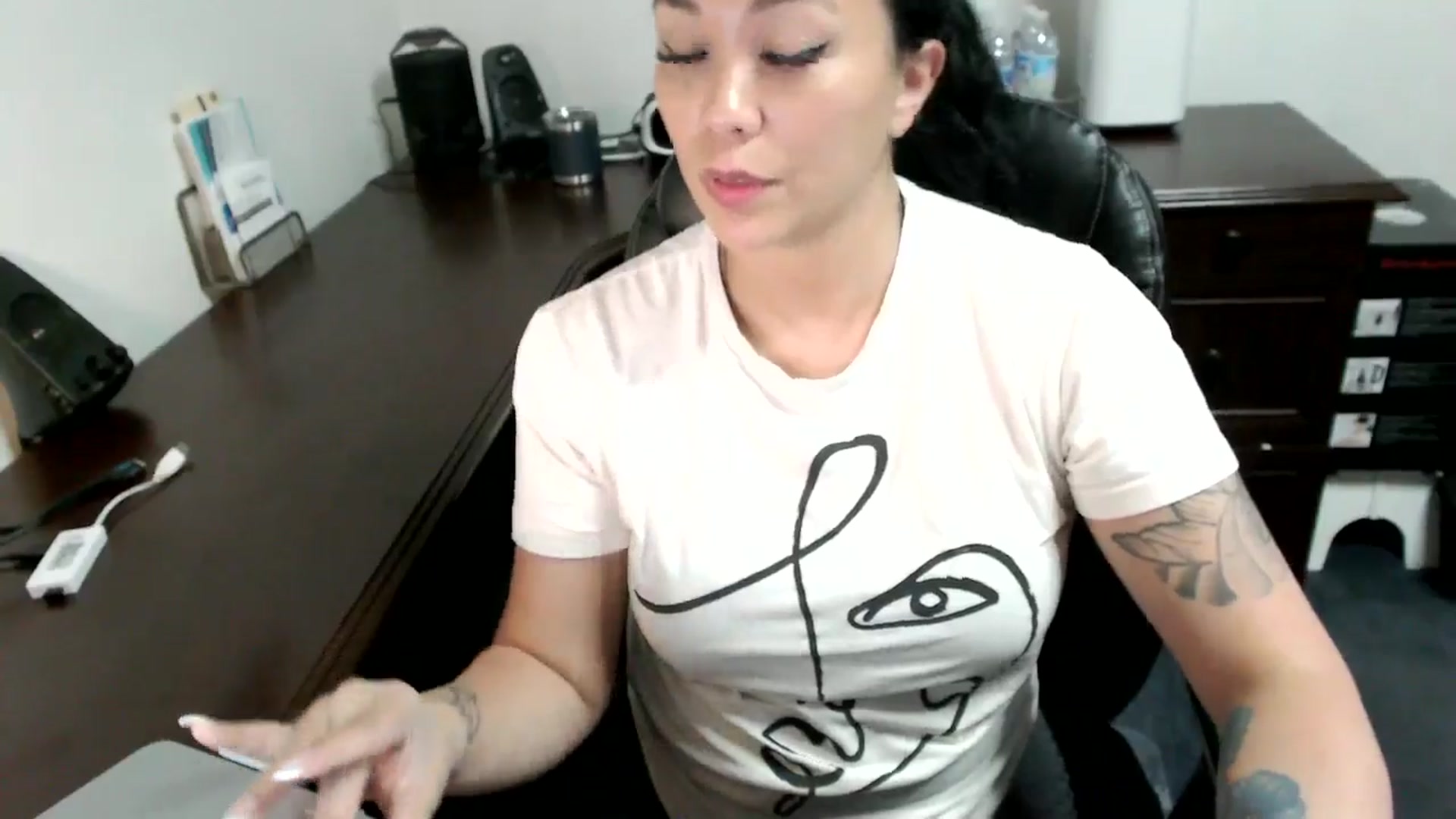 Gallery image thumbnail from MickaylaMoon's myfreecams stream on, 07/03/2024, 20:47 image 3 of 20