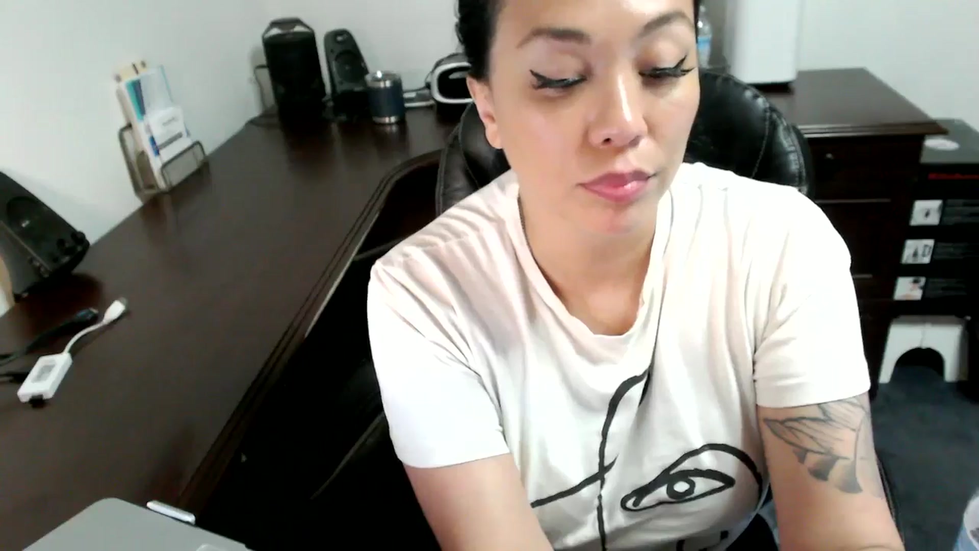 Gallery image thumbnail from MickaylaMoon's myfreecams stream on, 07/03/2024, 20:47 image 4 of 20