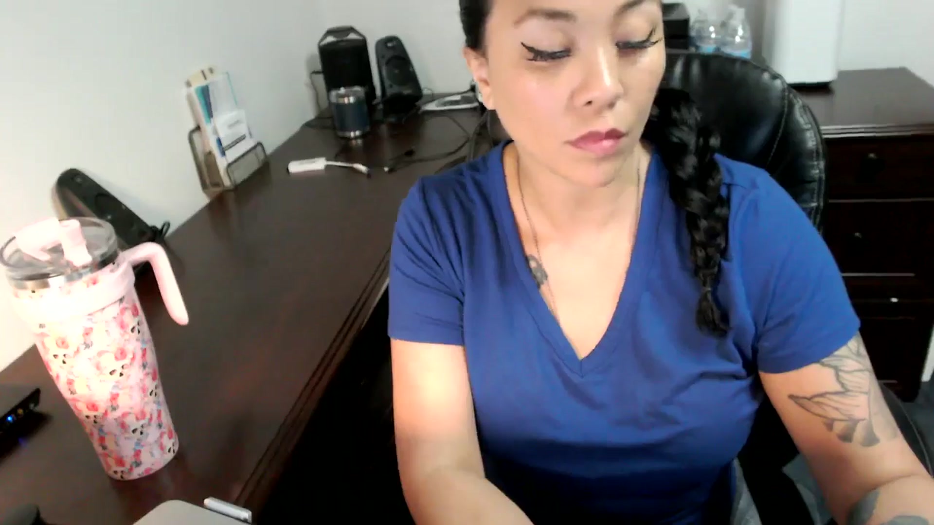 Gallery image thumbnail from MickaylaMoon's myfreecams stream on, 07/04/2024, 15:10 image 2 of 20
