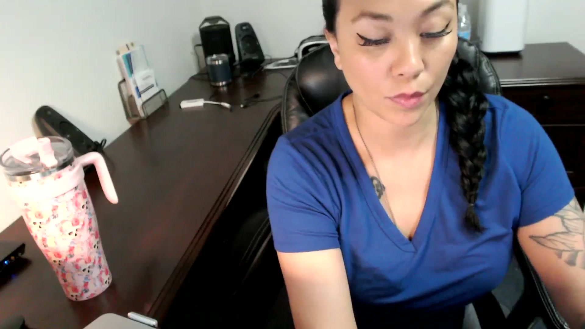 Gallery image thumbnail from MickaylaMoon's myfreecams stream on, 07/04/2024, 15:10 image 7 of 20
