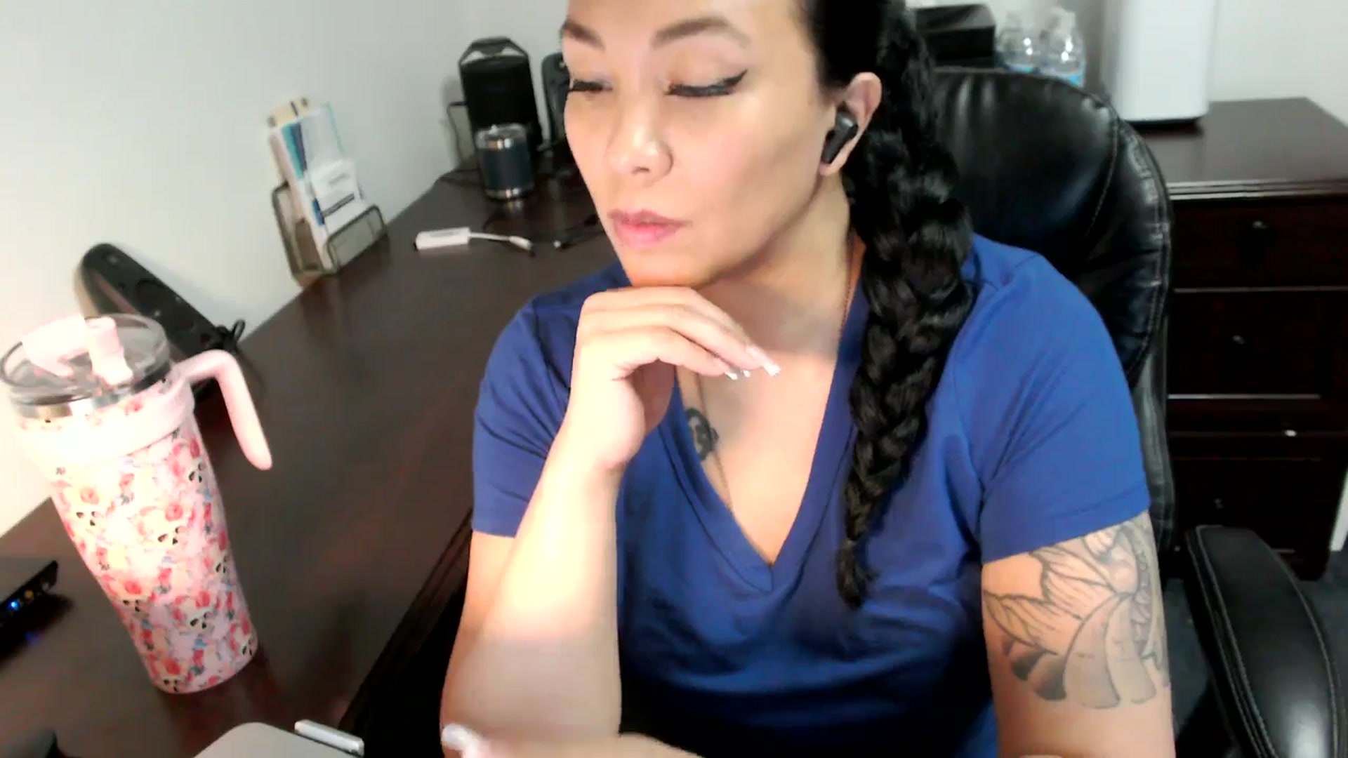 Gallery image thumbnail from MickaylaMoon's myfreecams stream on, 07/04/2024, 15:10 image 11 of 20
