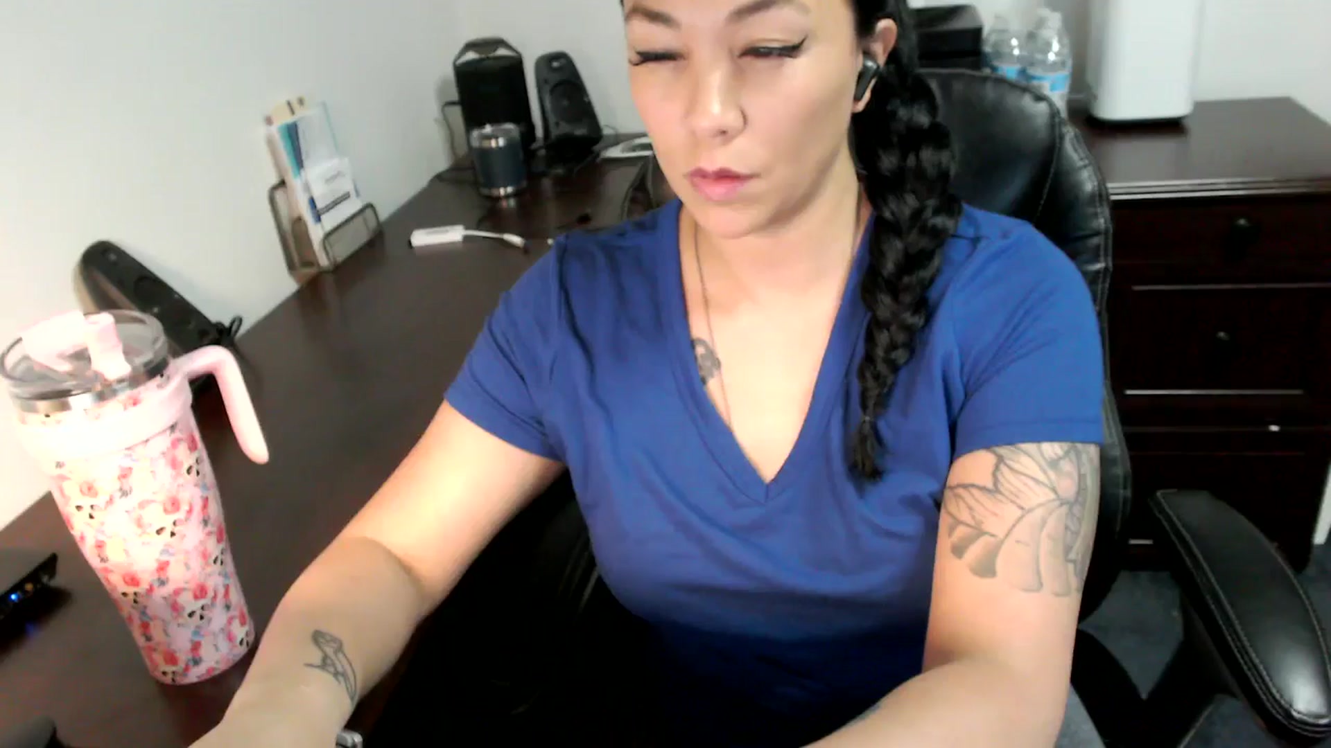 Gallery image thumbnail from MickaylaMoon's myfreecams stream on, 07/04/2024, 15:10 image 9 of 20