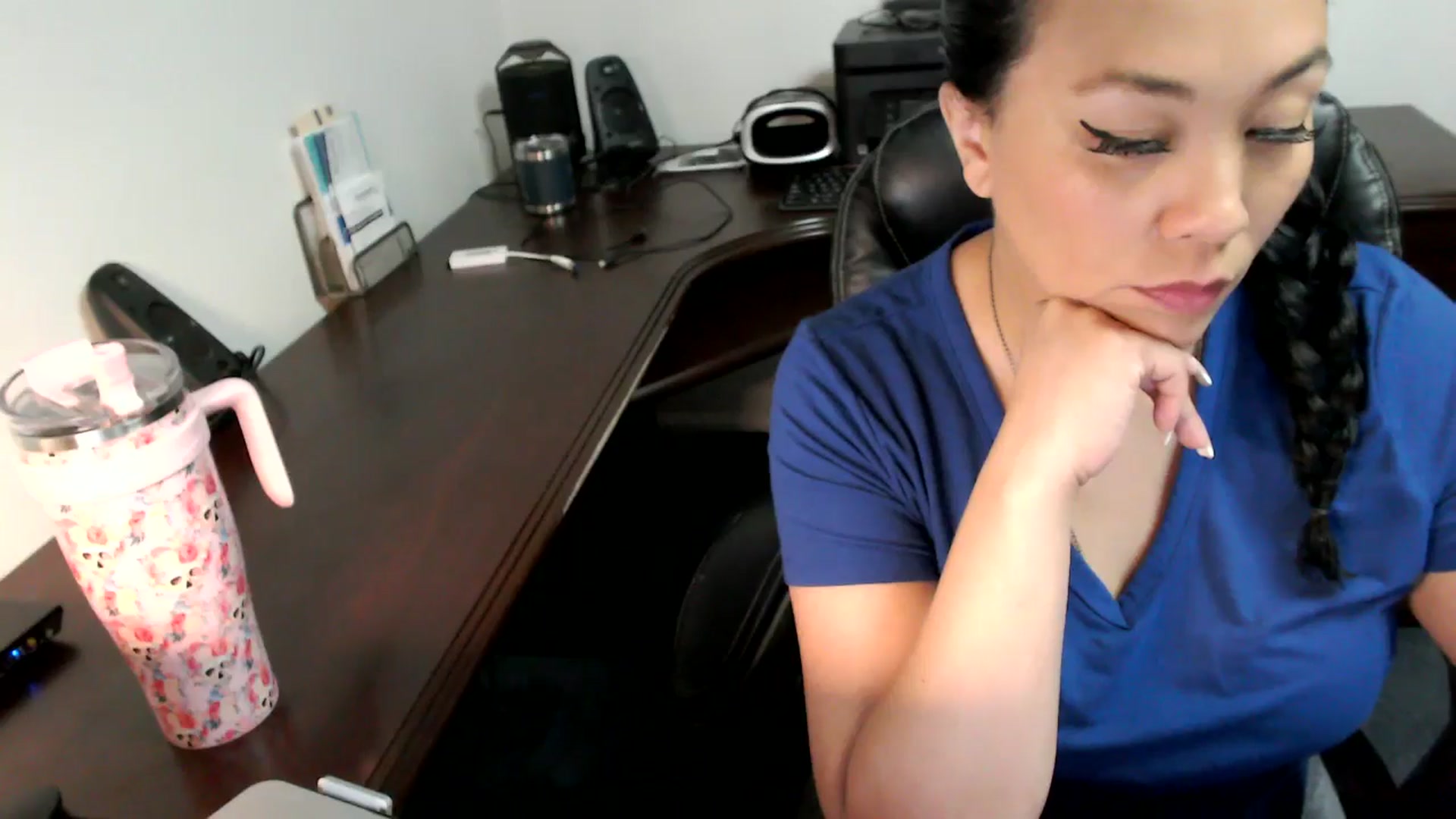 Gallery image thumbnail from MickaylaMoon's myfreecams stream on, 07/04/2024, 15:10 image 3 of 20