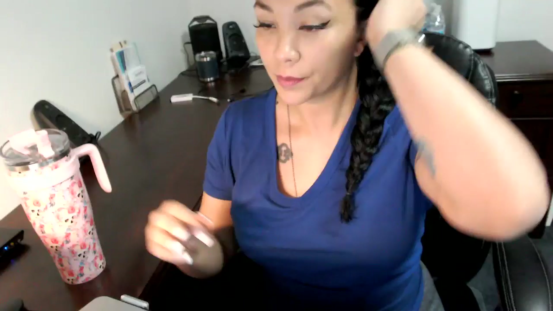 Gallery image thumbnail from MickaylaMoon's myfreecams stream on, 07/04/2024, 15:10 image 1 of 20