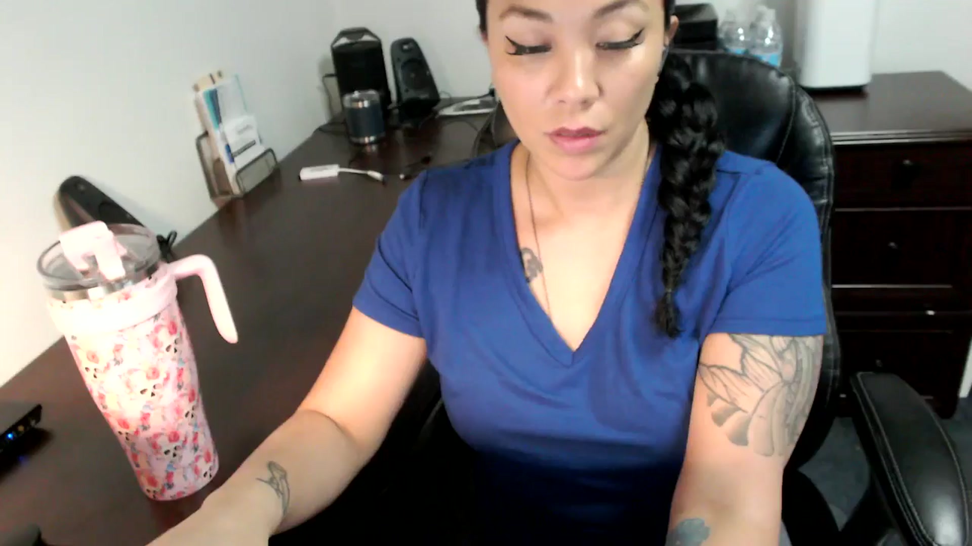 Gallery image thumbnail from MickaylaMoon's myfreecams stream on, 07/04/2024, 15:10 image 17 of 20