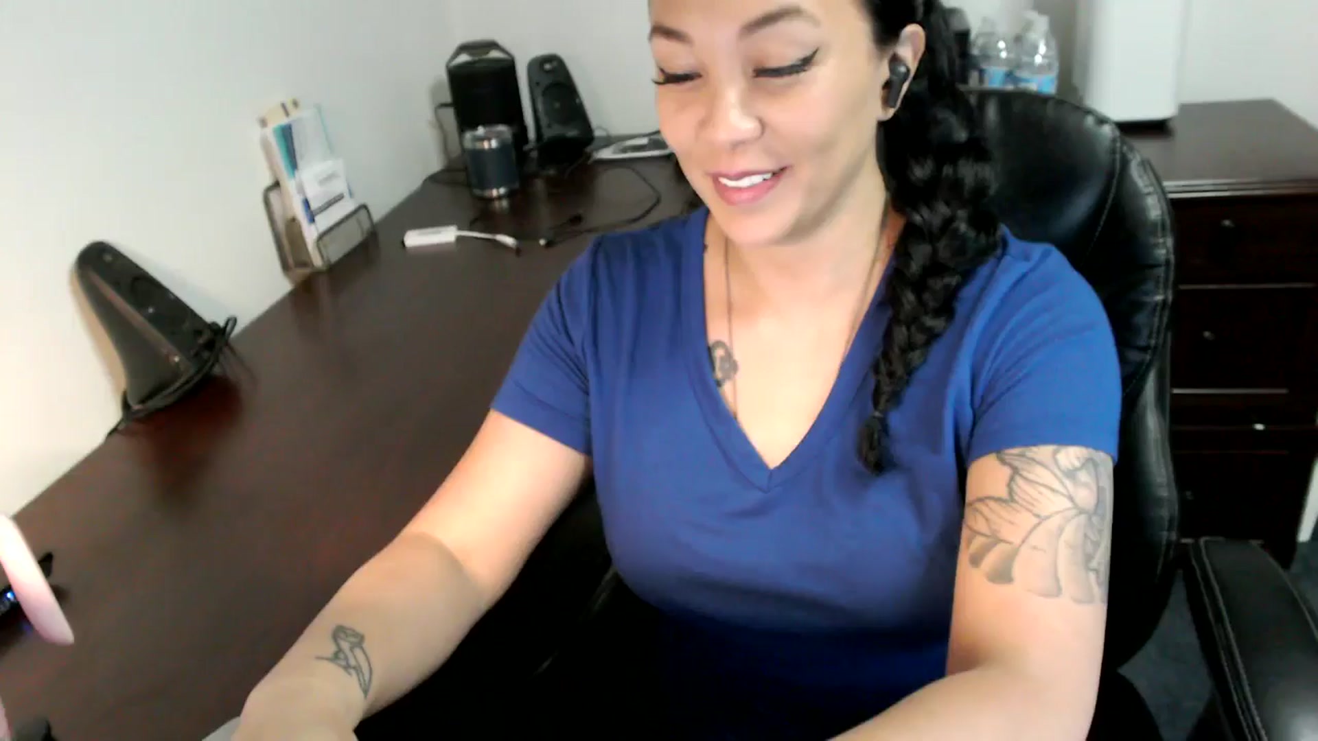 Gallery image thumbnail from MickaylaMoon's myfreecams stream on, 07/04/2024, 15:46 image 19 of 20