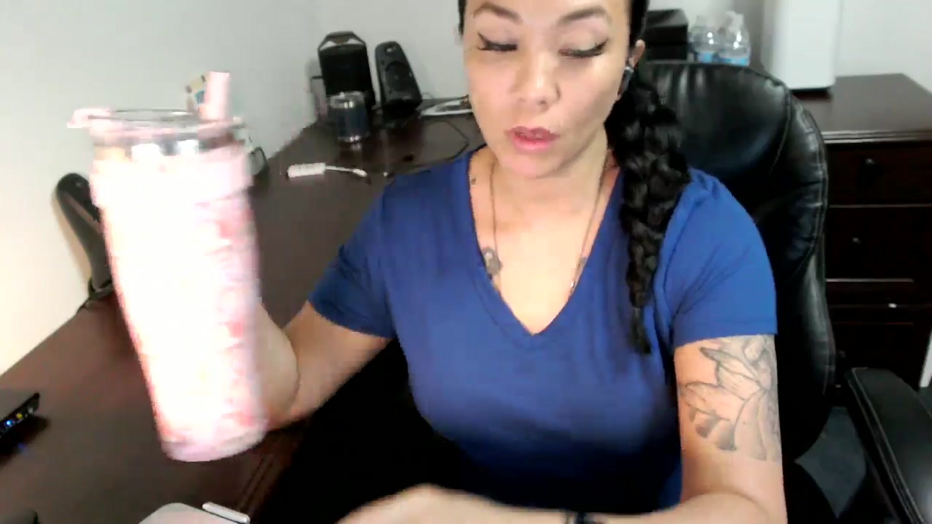 Gallery image thumbnail from MickaylaMoon's myfreecams stream on, 07/04/2024, 15:46 image 8 of 20