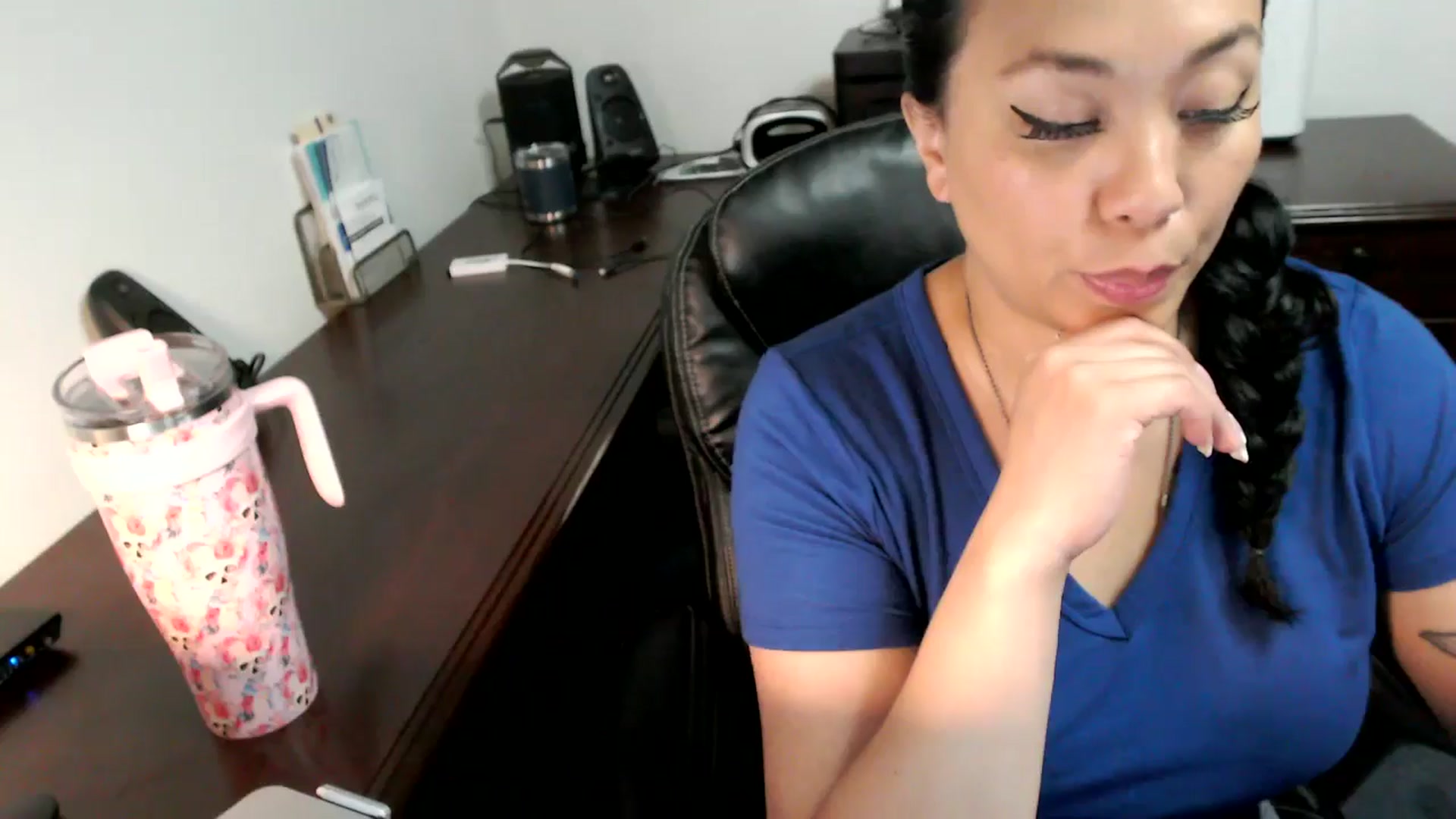Gallery image thumbnail from MickaylaMoon's myfreecams stream on, 07/04/2024, 15:46 image 4 of 20