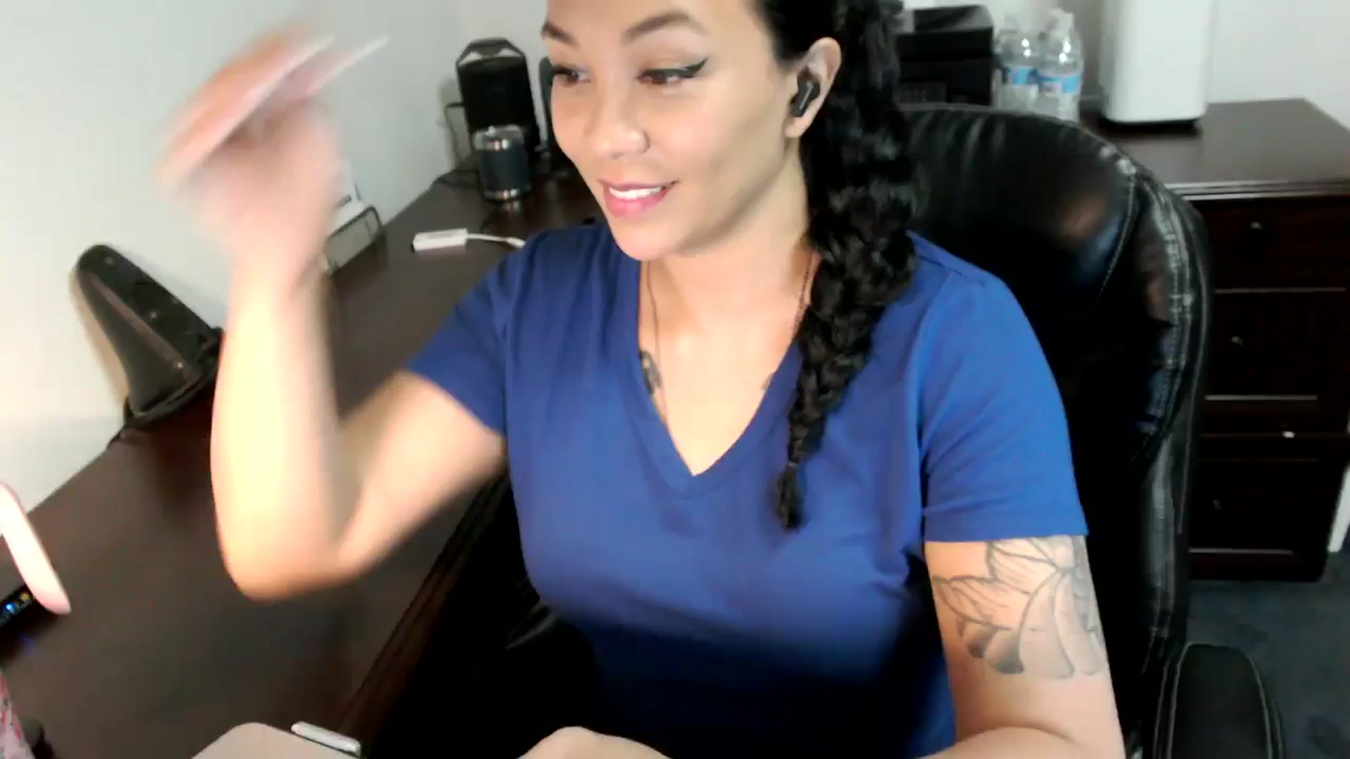 Gallery image thumbnail from MickaylaMoon's myfreecams stream on, 07/04/2024, 17:22 image 1 of 20