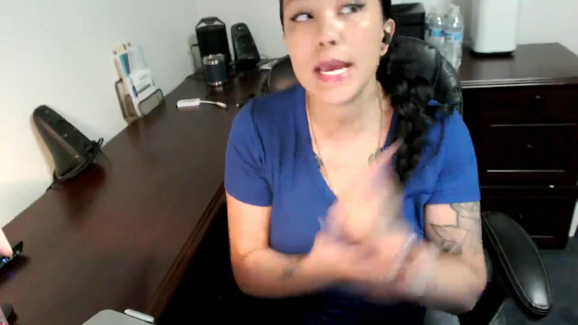 Gallery image thumbnail from MickaylaMoon's myfreecams stream on, 07/04/2024, 17:22 image 5 of 20