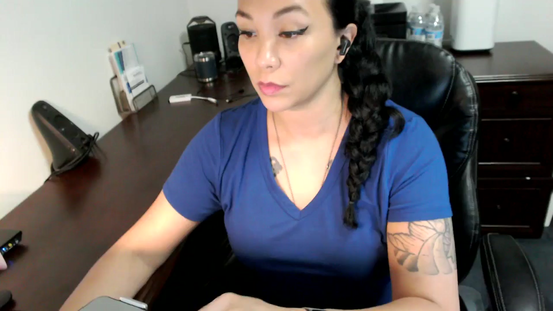 Gallery image thumbnail from MickaylaMoon's myfreecams stream on, 07/04/2024, 17:22 image 7 of 20