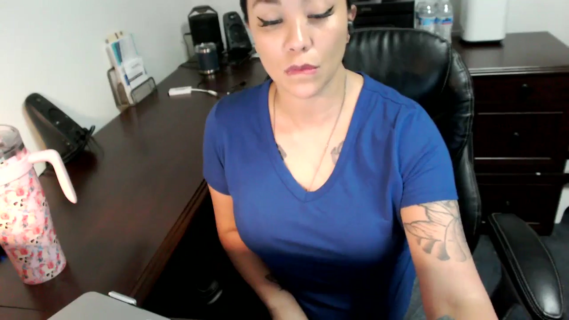 Gallery image thumbnail from MickaylaMoon's myfreecams stream on, 07/04/2024, 18:11 image 12 of 20