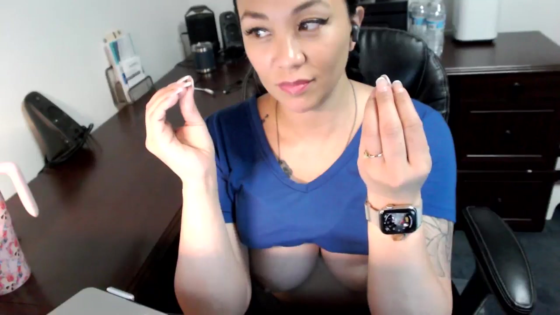 Gallery image thumbnail from MickaylaMoon's myfreecams stream on, 07/04/2024, 18:11 image 4 of 20