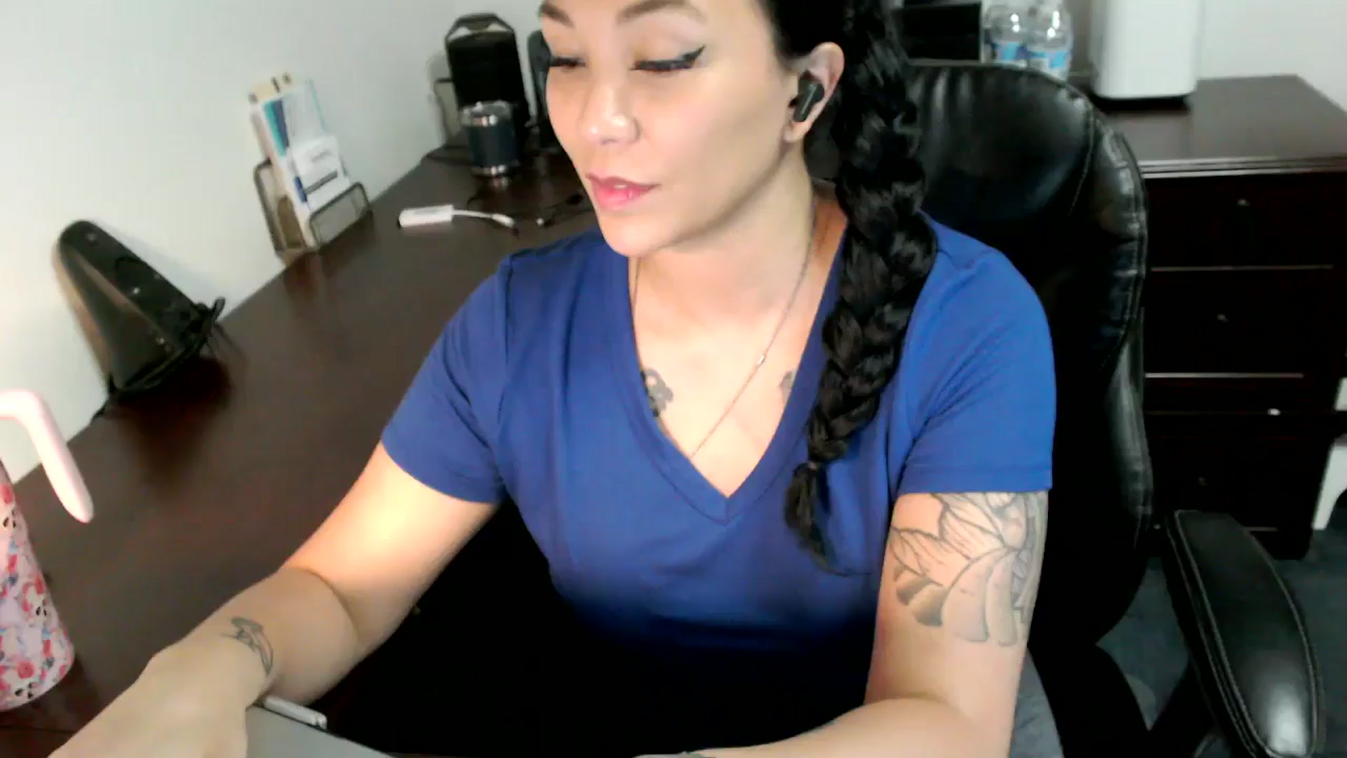 Gallery image thumbnail from MickaylaMoon's myfreecams stream on, 07/04/2024, 18:11 image 1 of 20