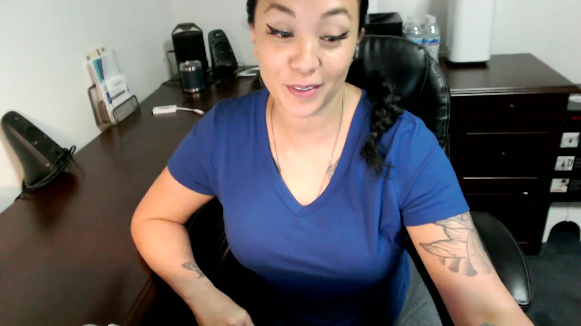 Gallery image thumbnail from MickaylaMoon's myfreecams stream on, 07/04/2024, 18:49 image 17 of 20
