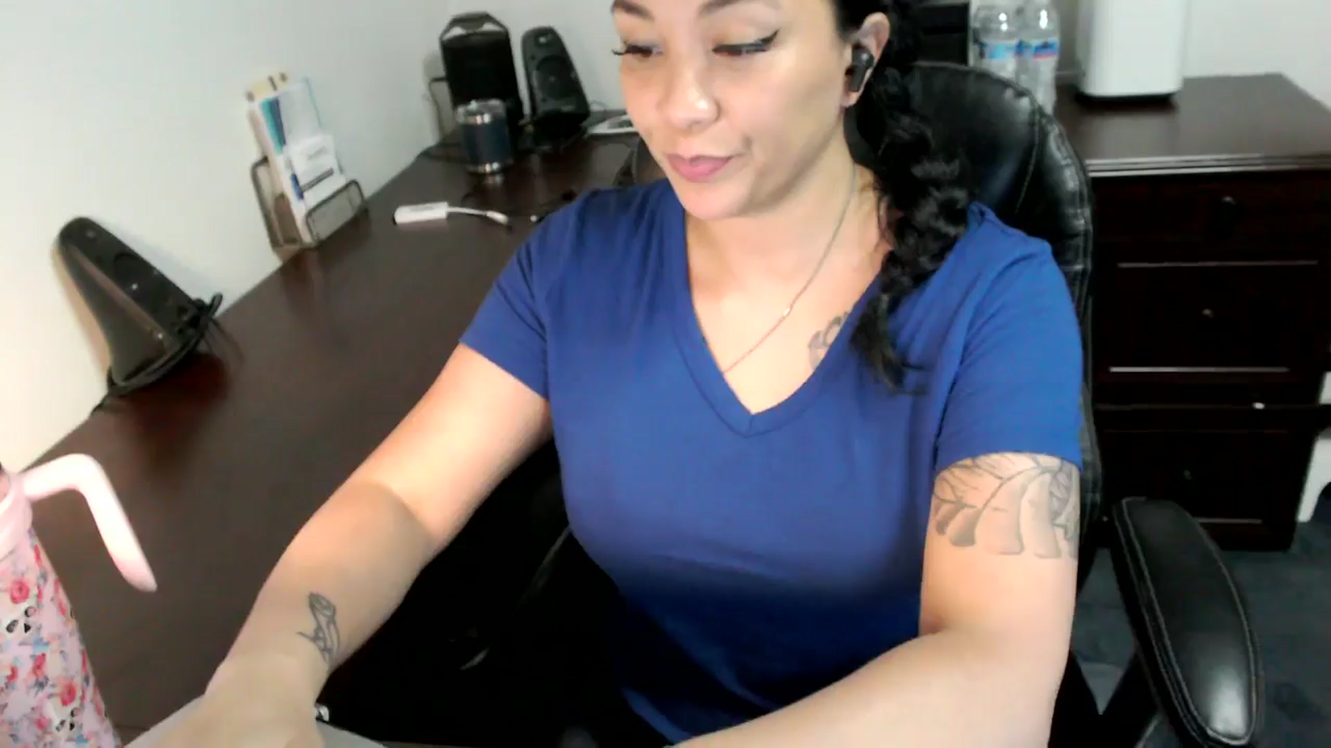 Gallery image thumbnail from MickaylaMoon's myfreecams stream on, 07/04/2024, 18:49 image 8 of 20