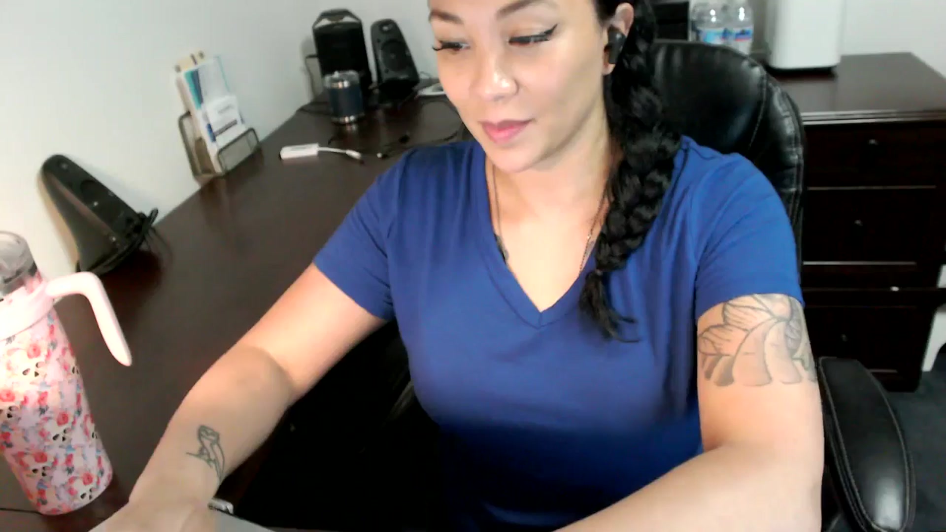 Gallery image thumbnail from MickaylaMoon's myfreecams stream on, 07/04/2024, 18:49 image 3 of 20
