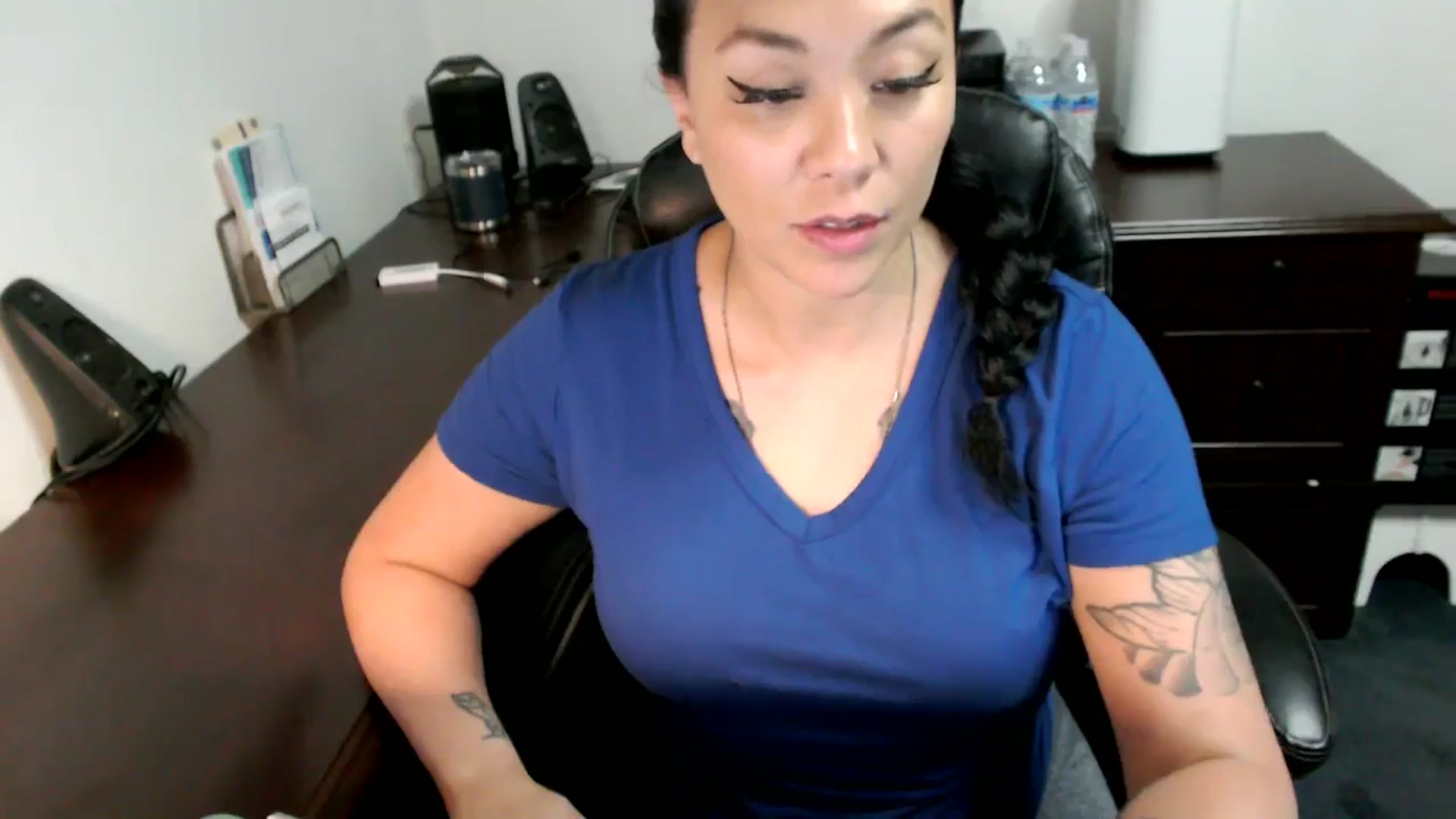 Gallery image thumbnail from MickaylaMoon's myfreecams stream on, 07/04/2024, 18:49 image 14 of 20