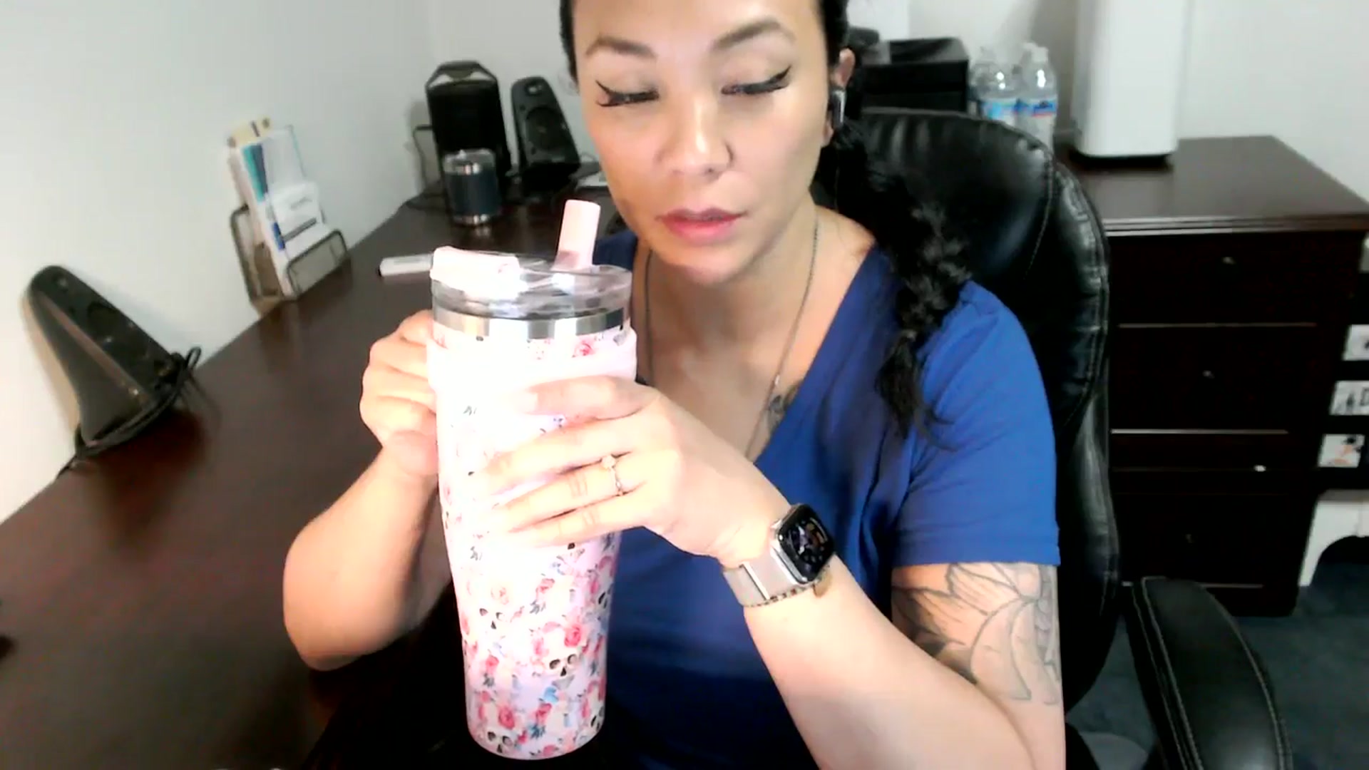 Gallery image thumbnail from MickaylaMoon's myfreecams stream on, 07/04/2024, 19:13 image 10 of 20
