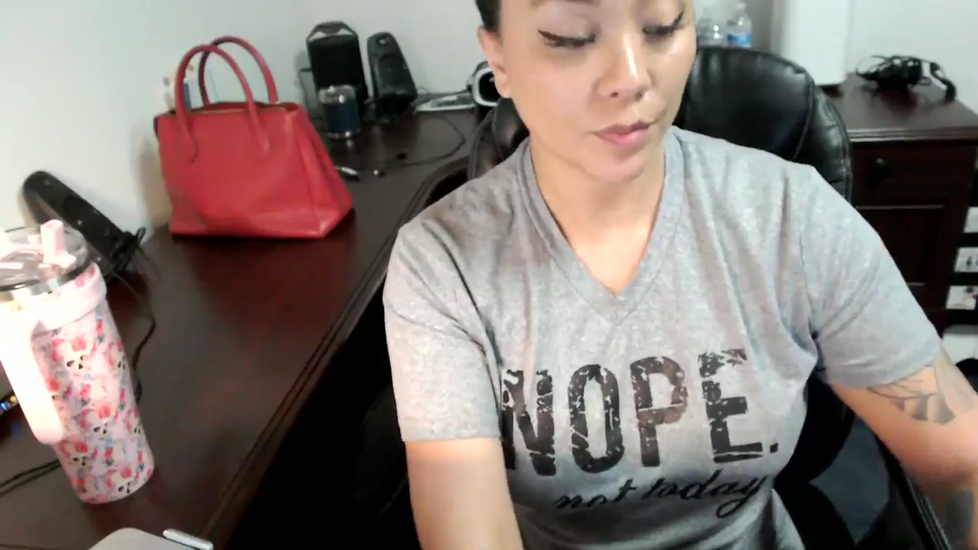 Gallery image thumbnail from MickaylaMoon's myfreecams stream on, 07/05/2024, 16:51 image 20 of 20