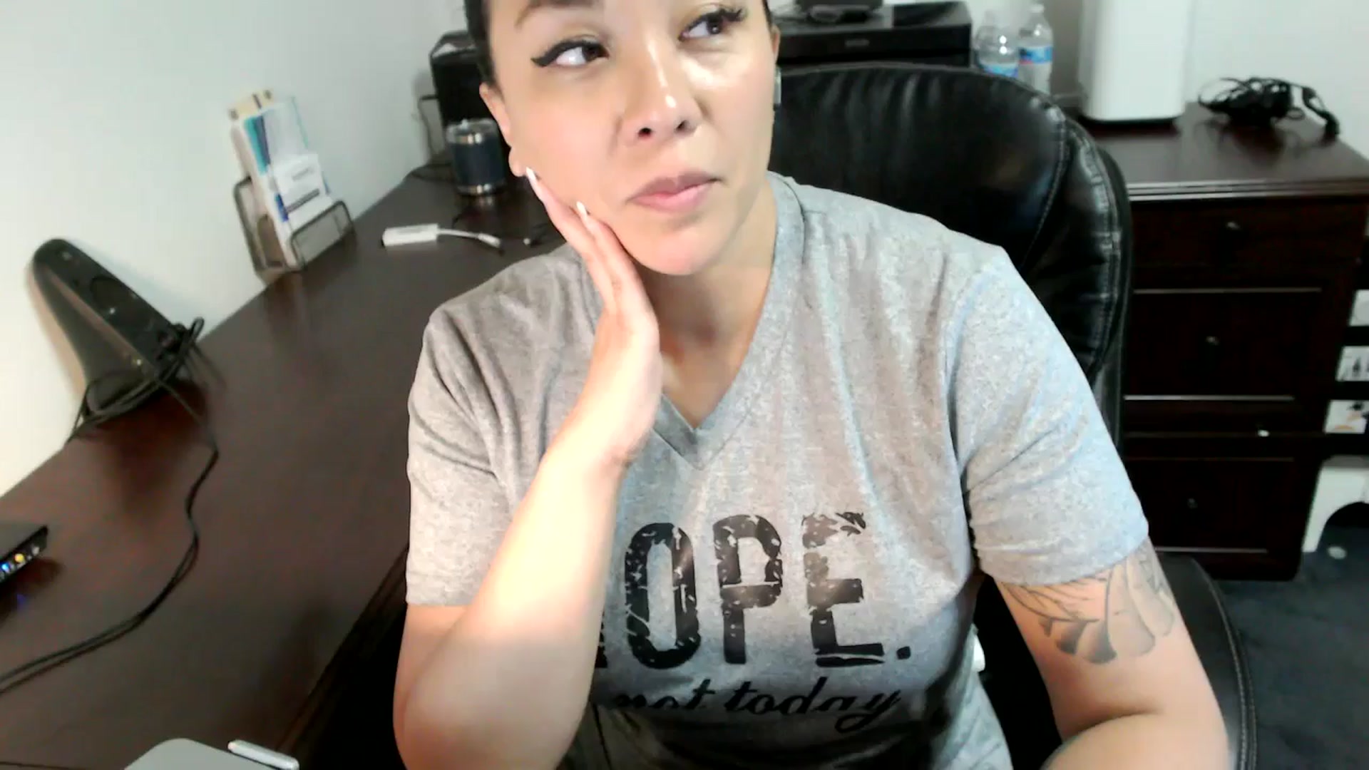 Gallery image thumbnail from MickaylaMoon's myfreecams stream on, 07/05/2024, 16:51 image 6 of 20