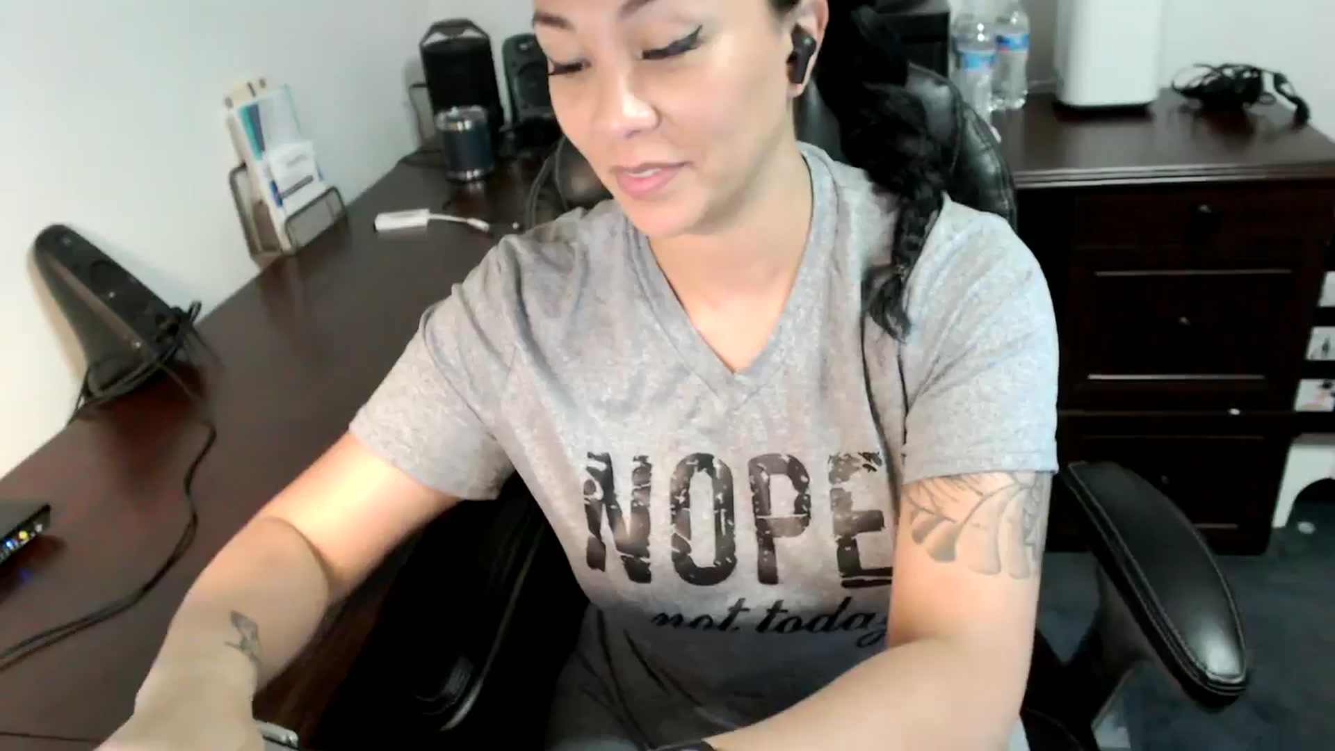Gallery image thumbnail from MickaylaMoon's myfreecams stream on, 07/05/2024, 16:51 image 4 of 20