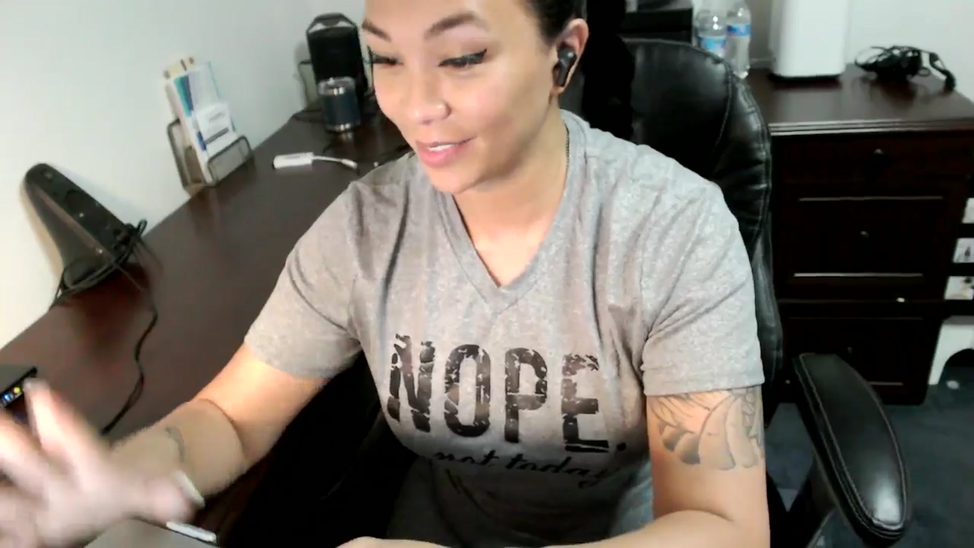 Gallery image thumbnail from MickaylaMoon's myfreecams stream on, 07/05/2024, 16:51 image 3 of 20