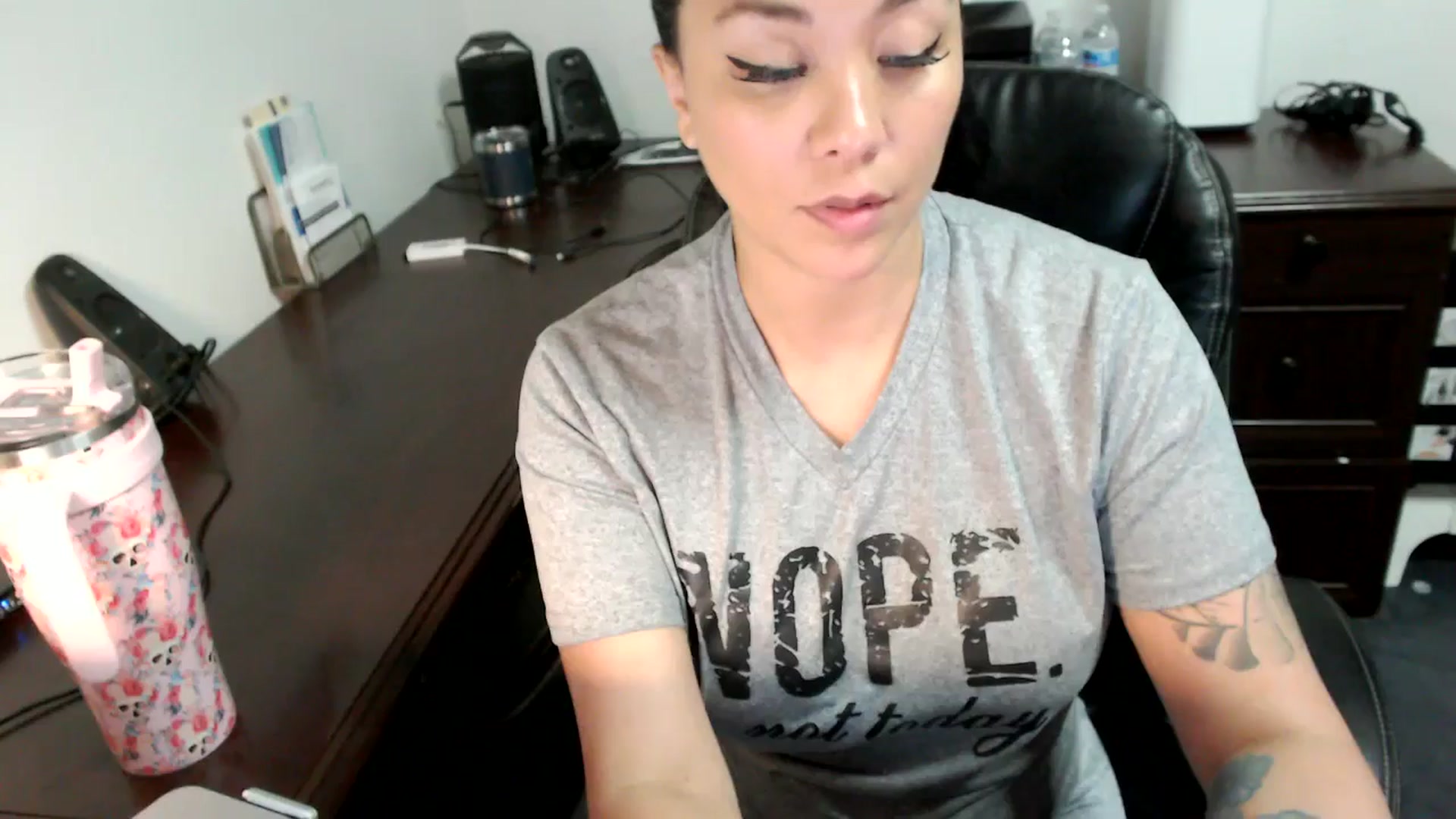 Gallery image thumbnail from MickaylaMoon's myfreecams stream on, 07/05/2024, 16:51 image 17 of 20